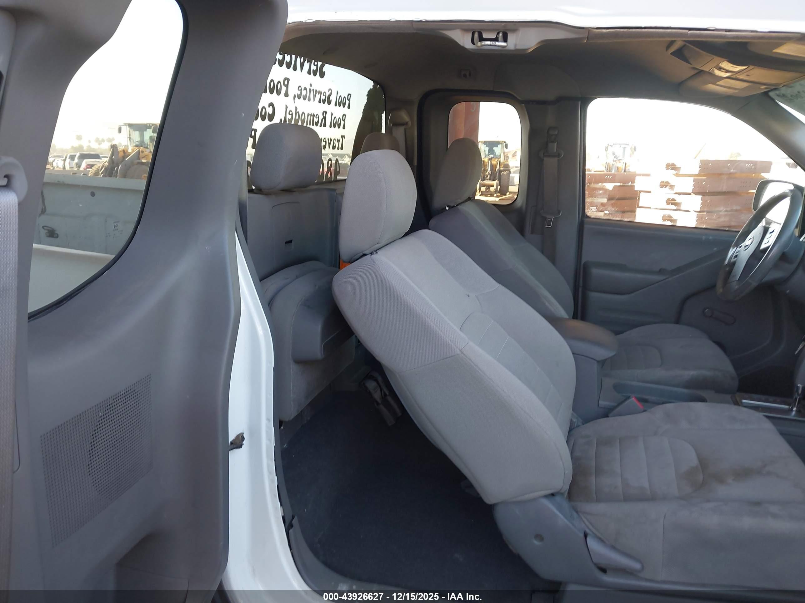 NISSAN FRONTIER image 8