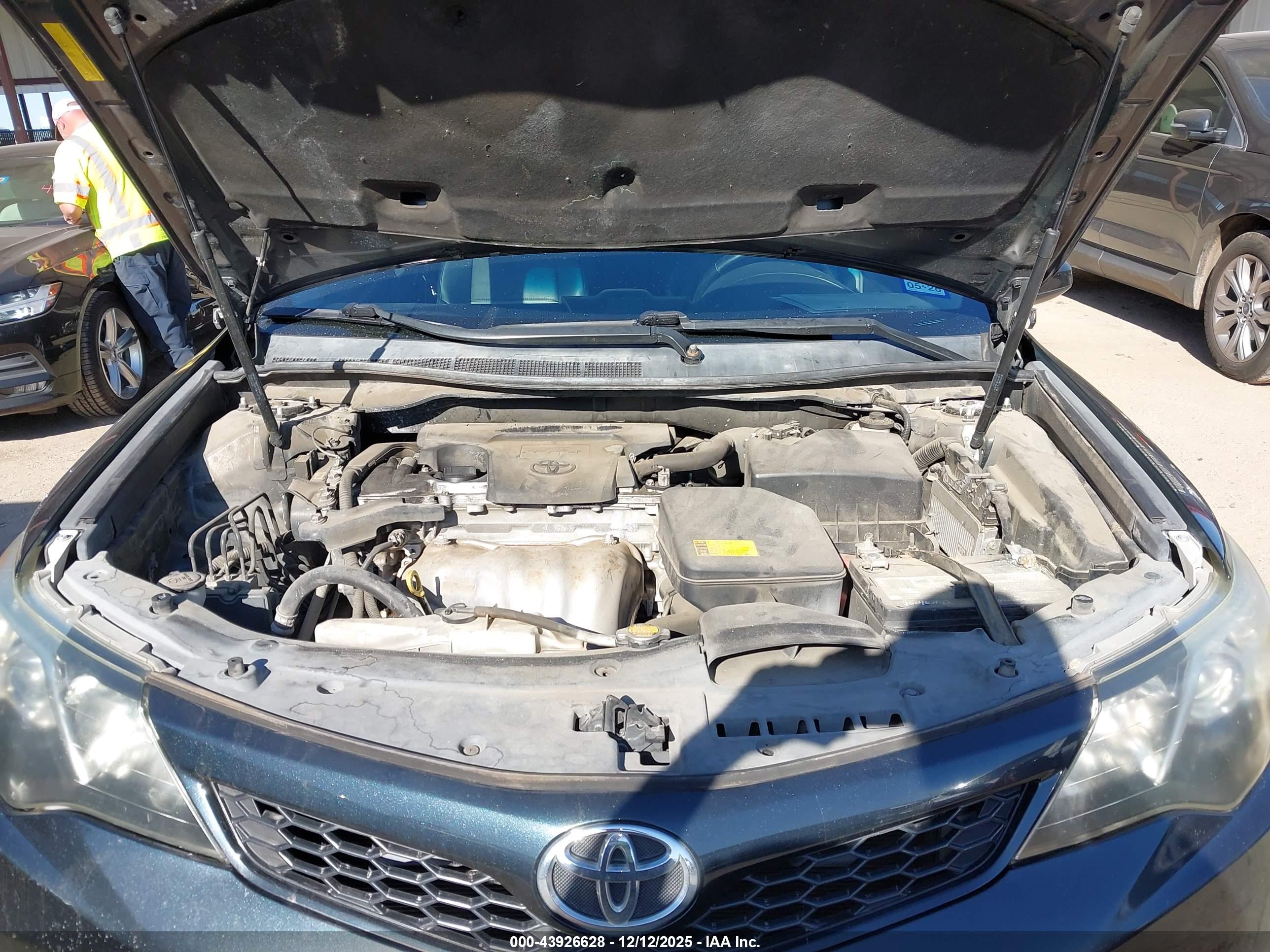 TOYOTA CAMRY image 10