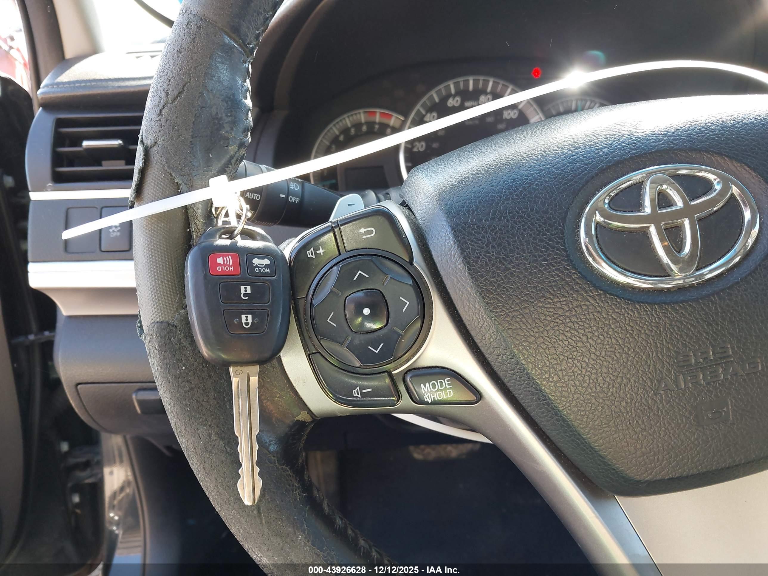 TOYOTA CAMRY image 11