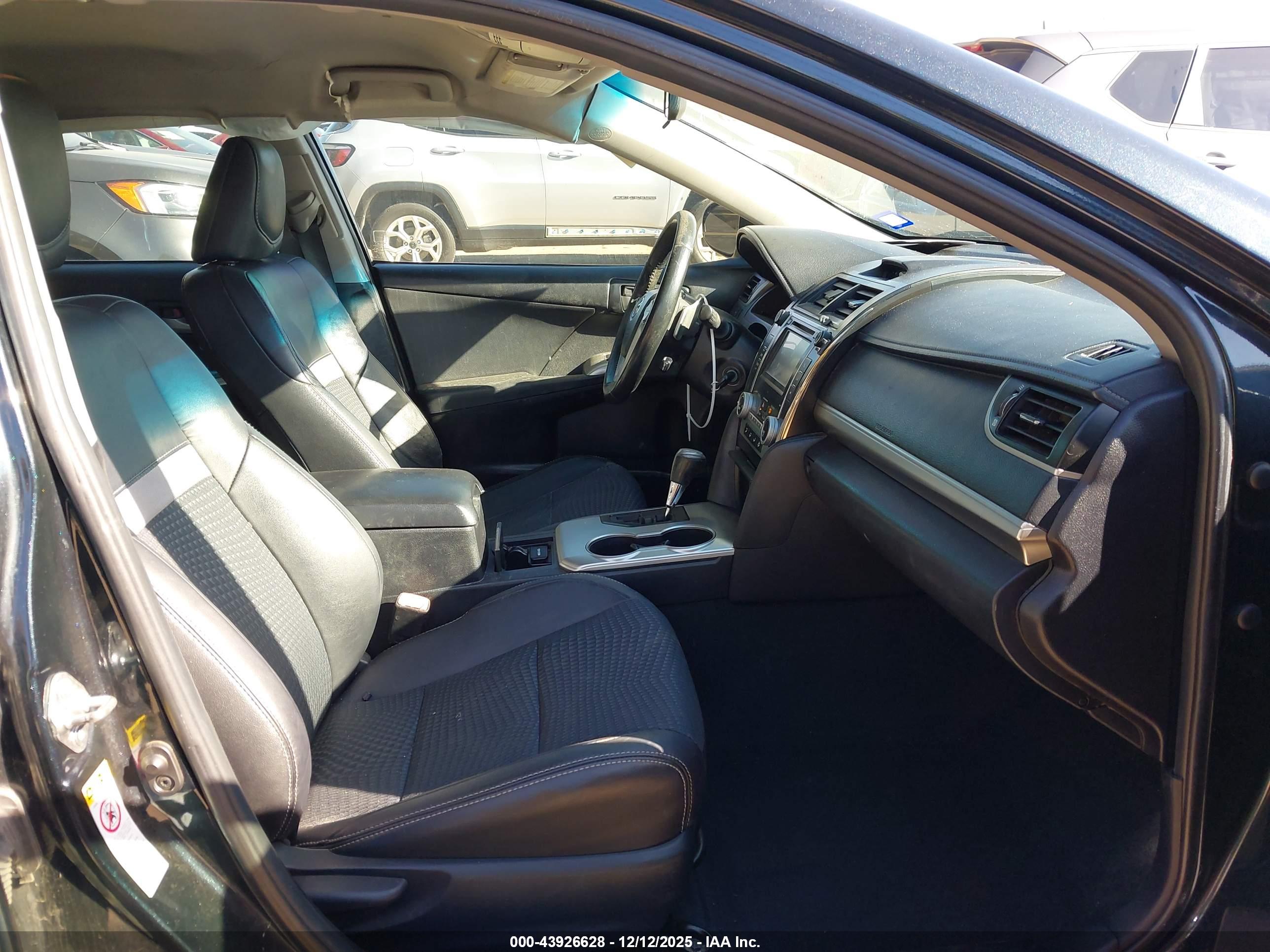 TOYOTA CAMRY image 5