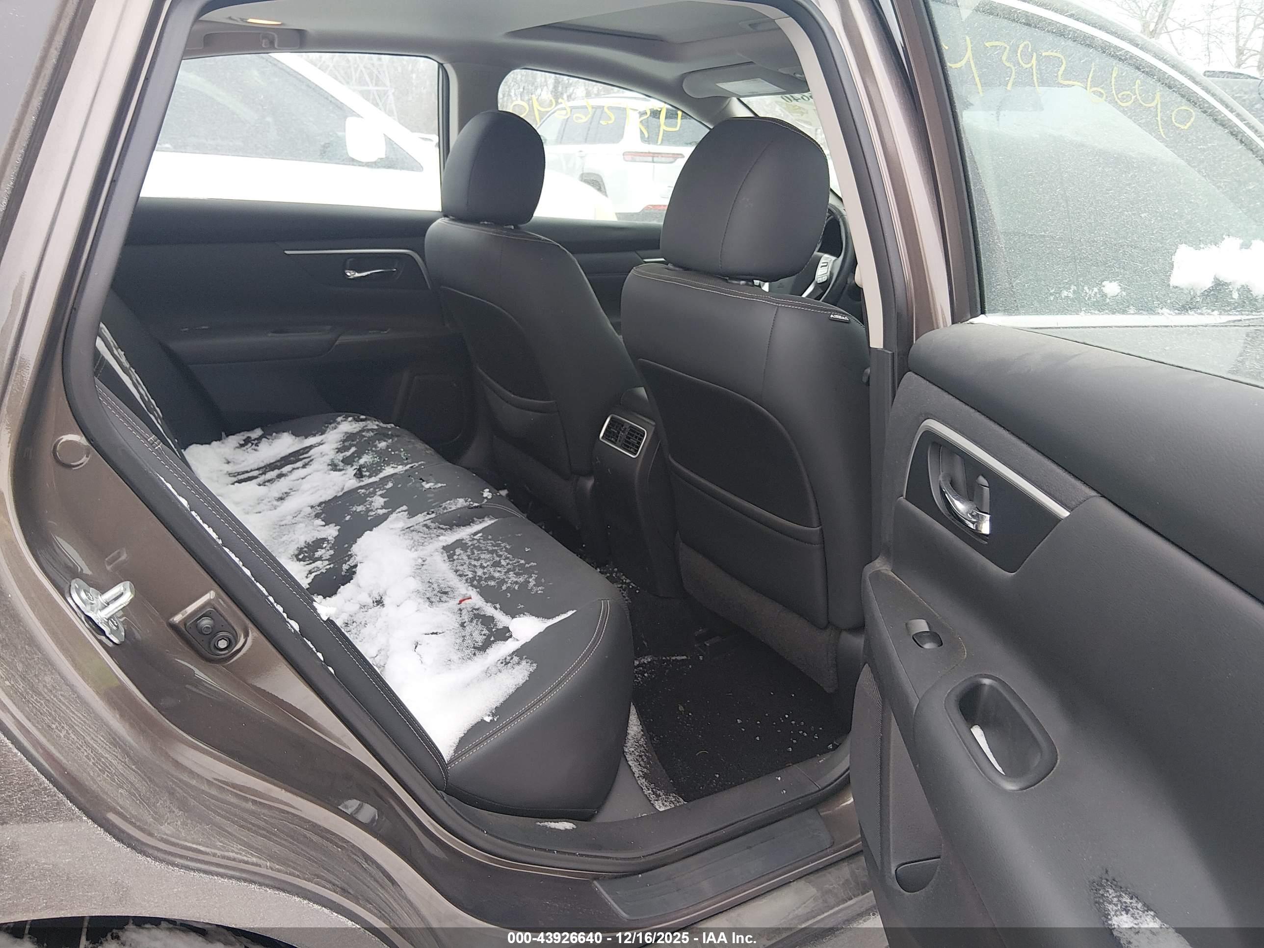 NISSAN ALTIMA image 8