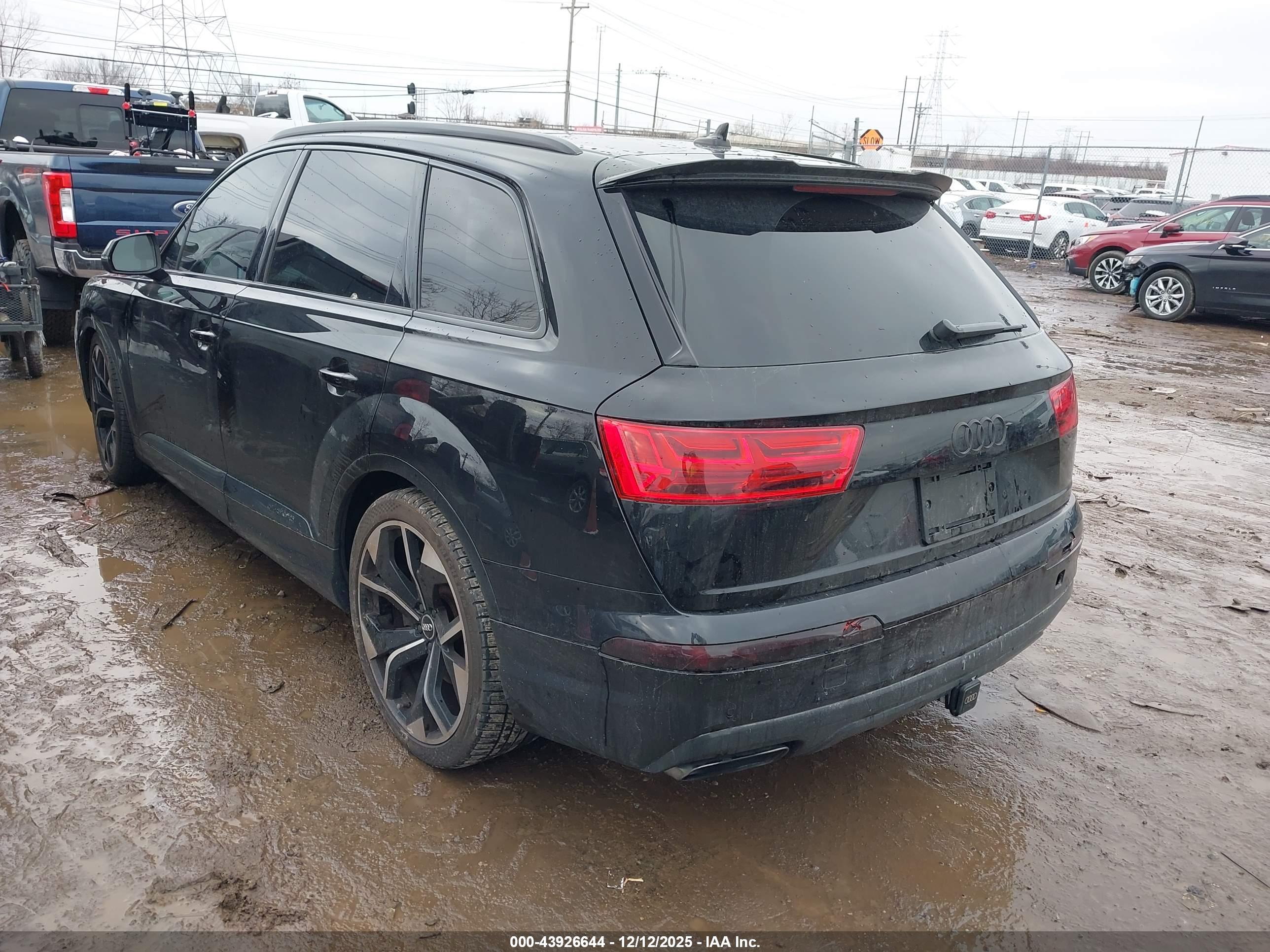 AUDI Q7 image 3