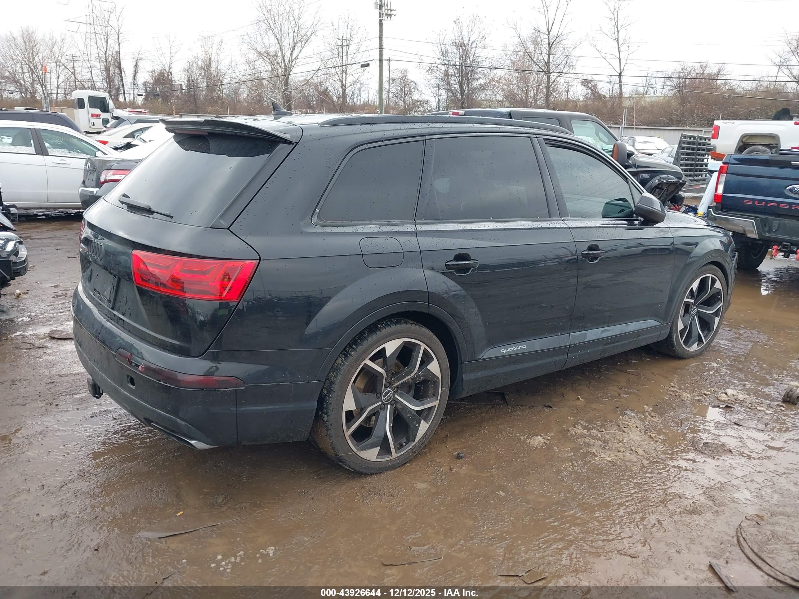 AUDI Q7 image 4