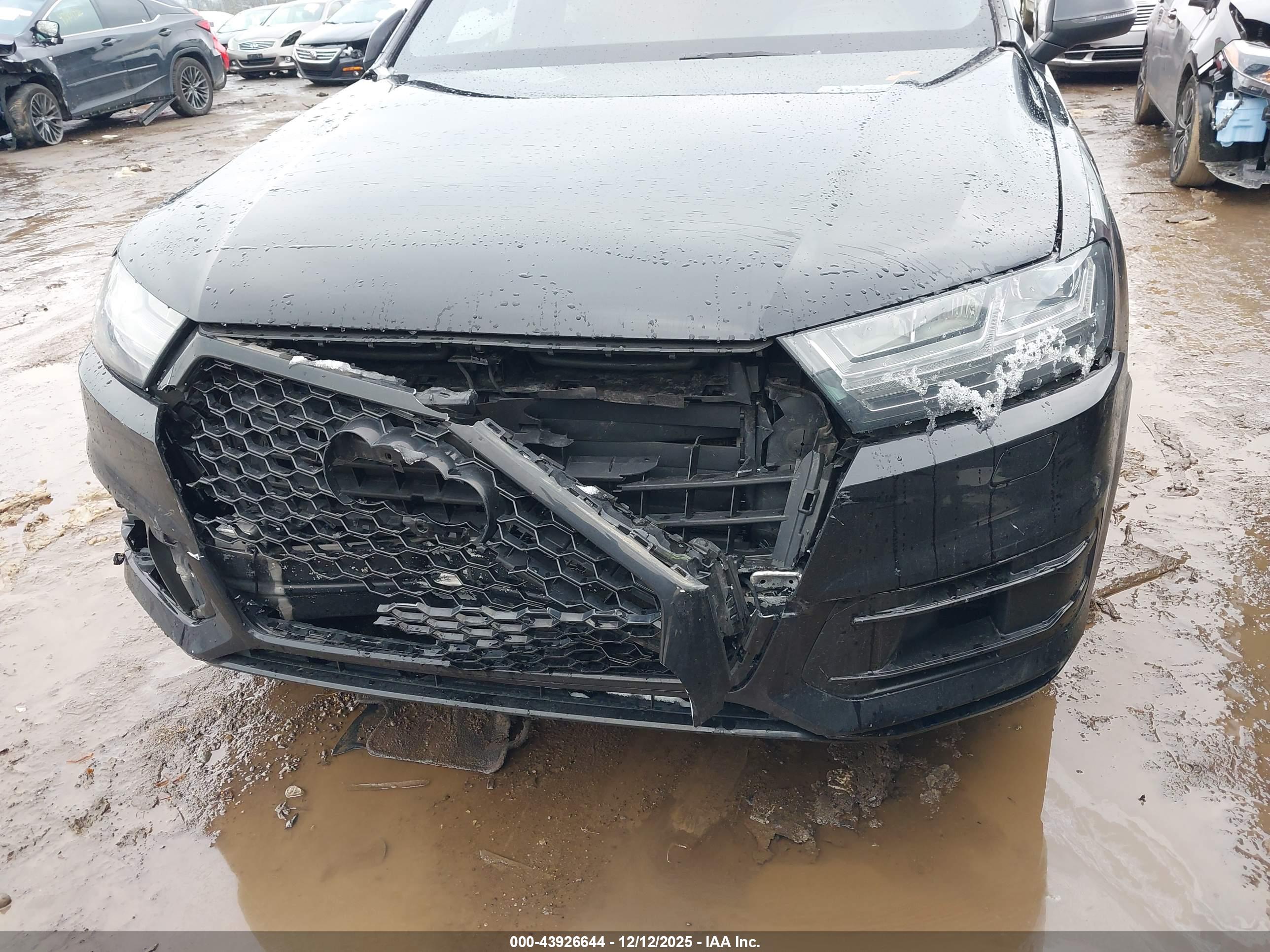 AUDI Q7 image 6