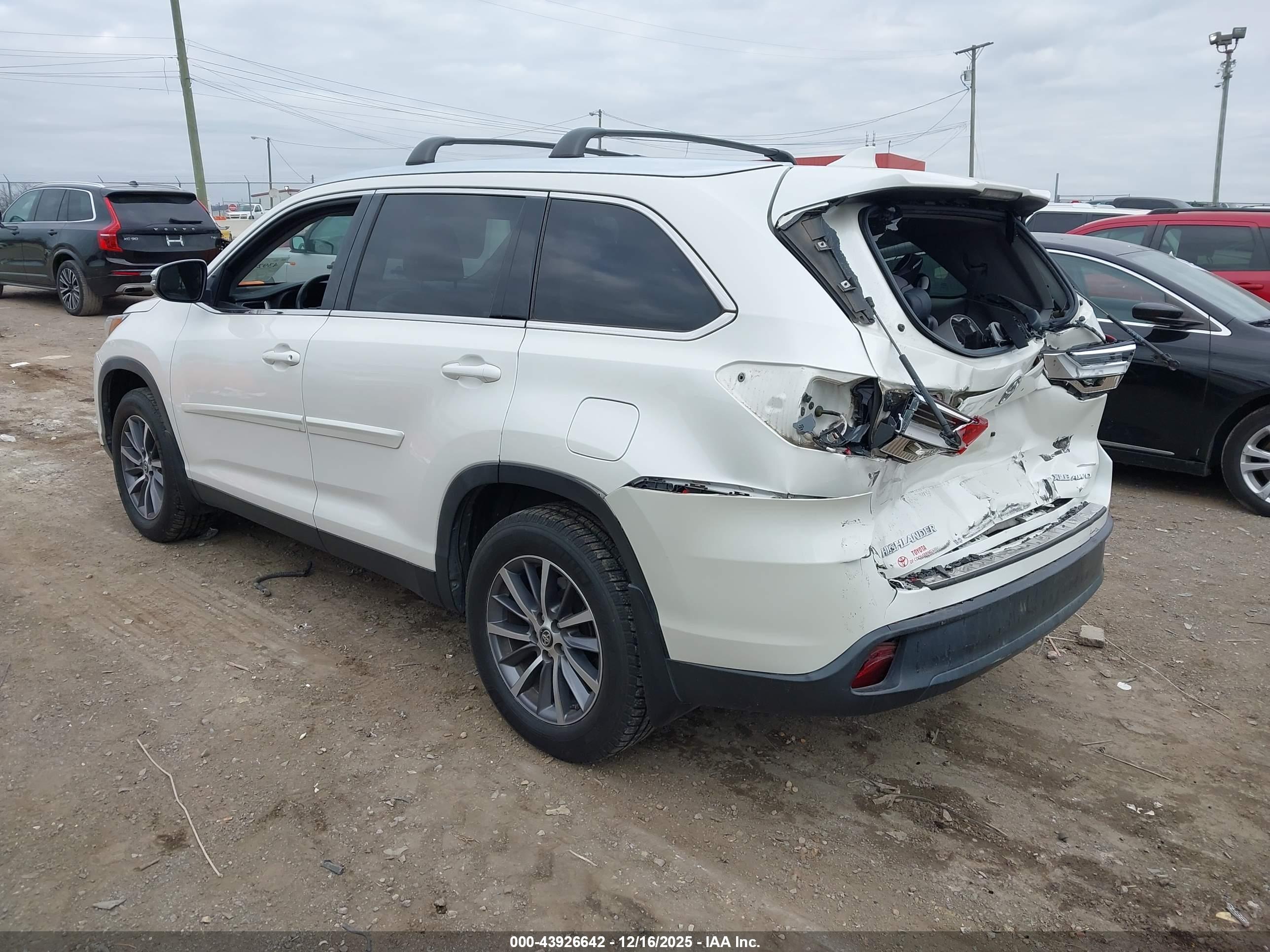 TOYOTA HIGHLANDER image 3