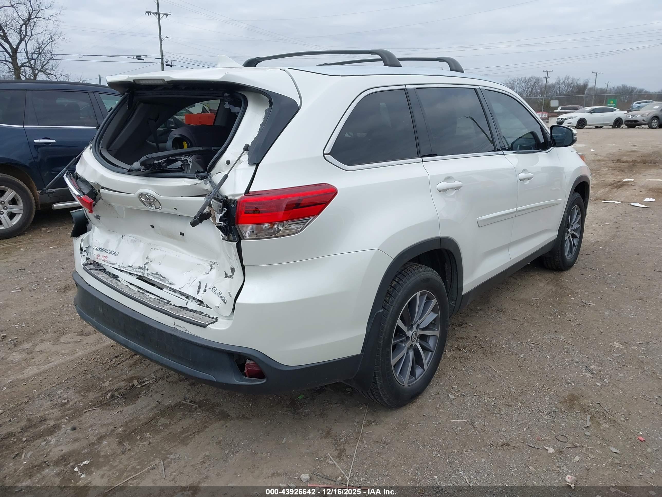 TOYOTA HIGHLANDER image 4