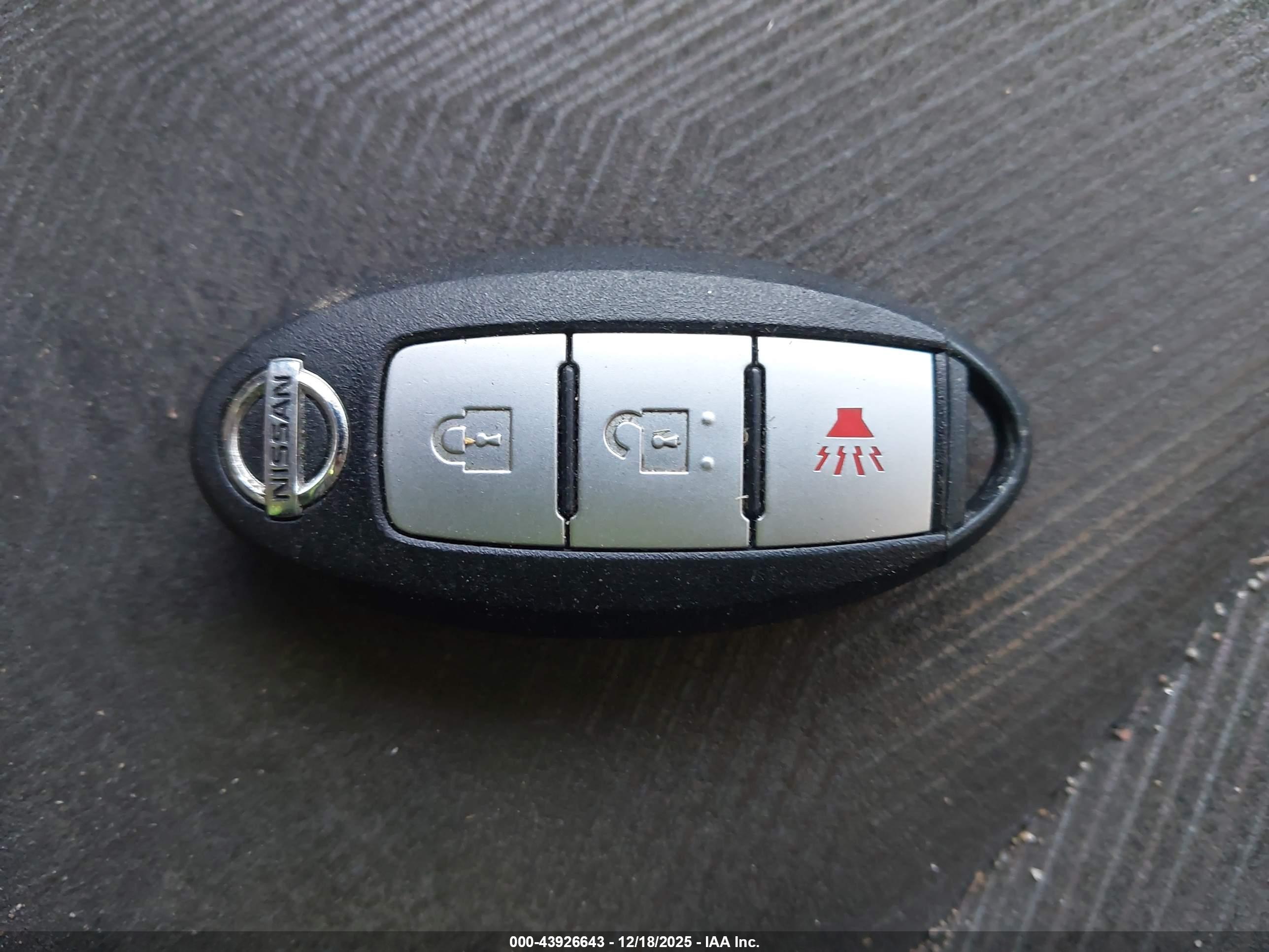 NISSAN ROGUE image 11