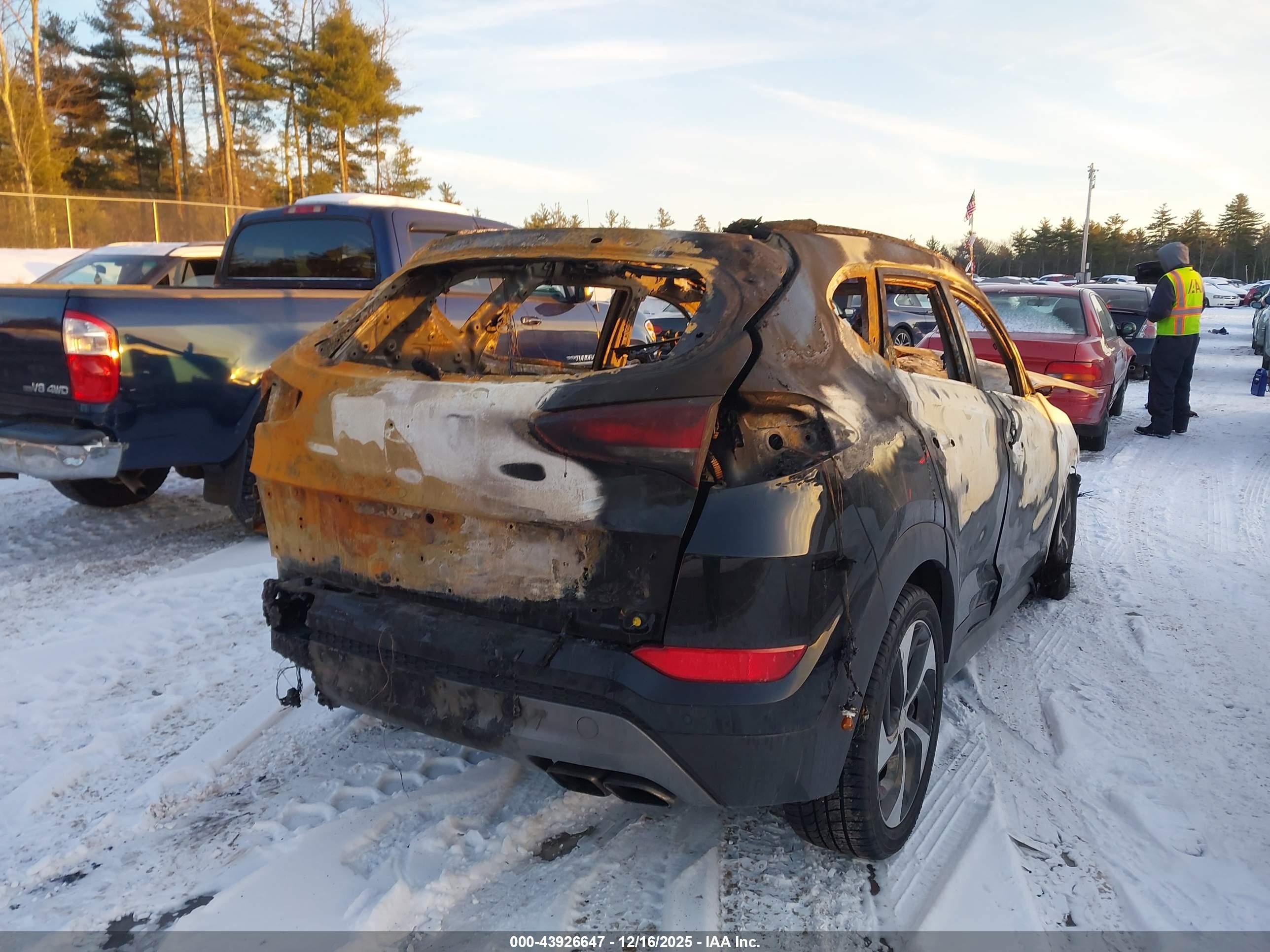 HYUNDAI TUCSON image 4