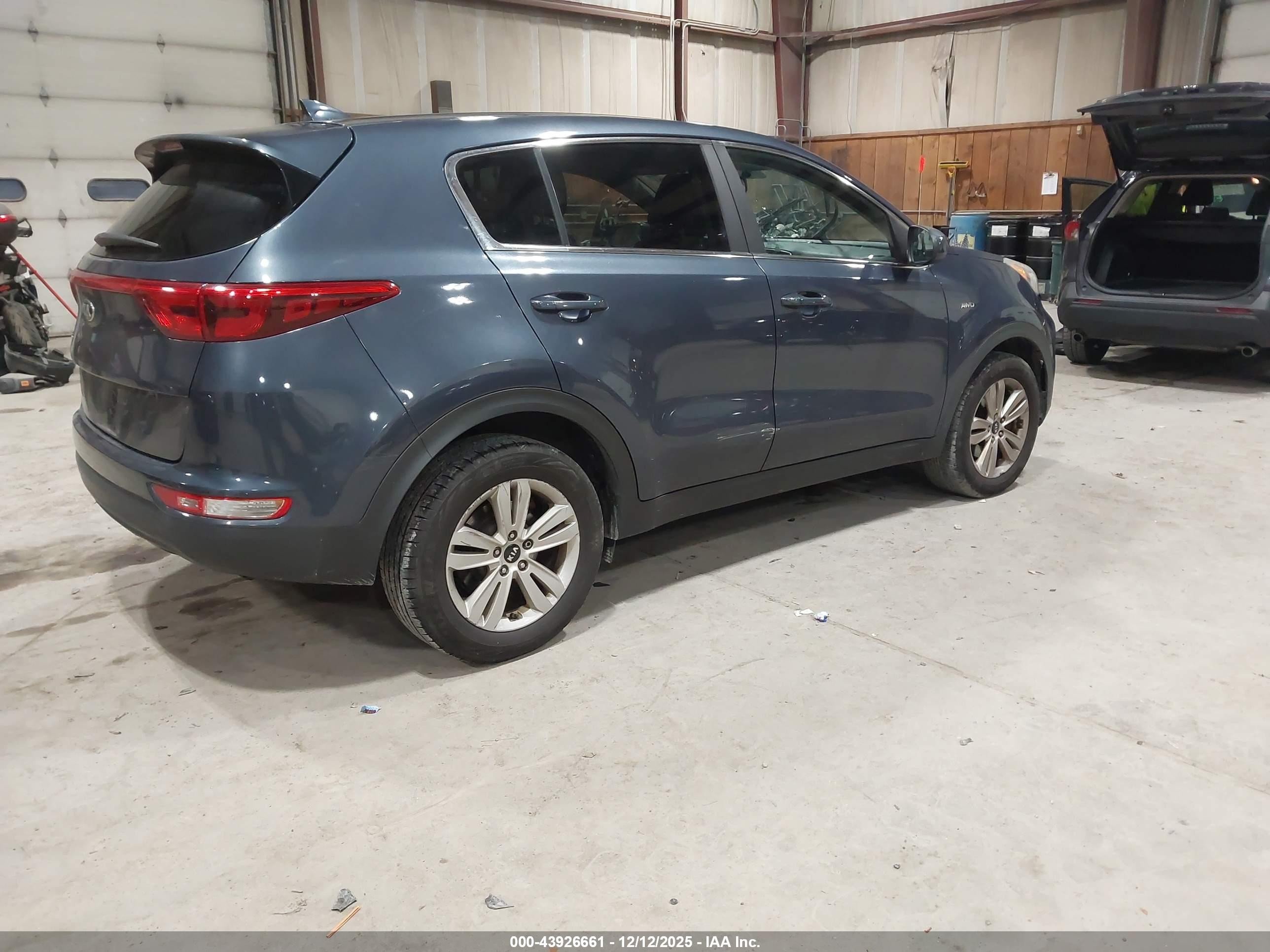 KIA SPORTAGE image 4