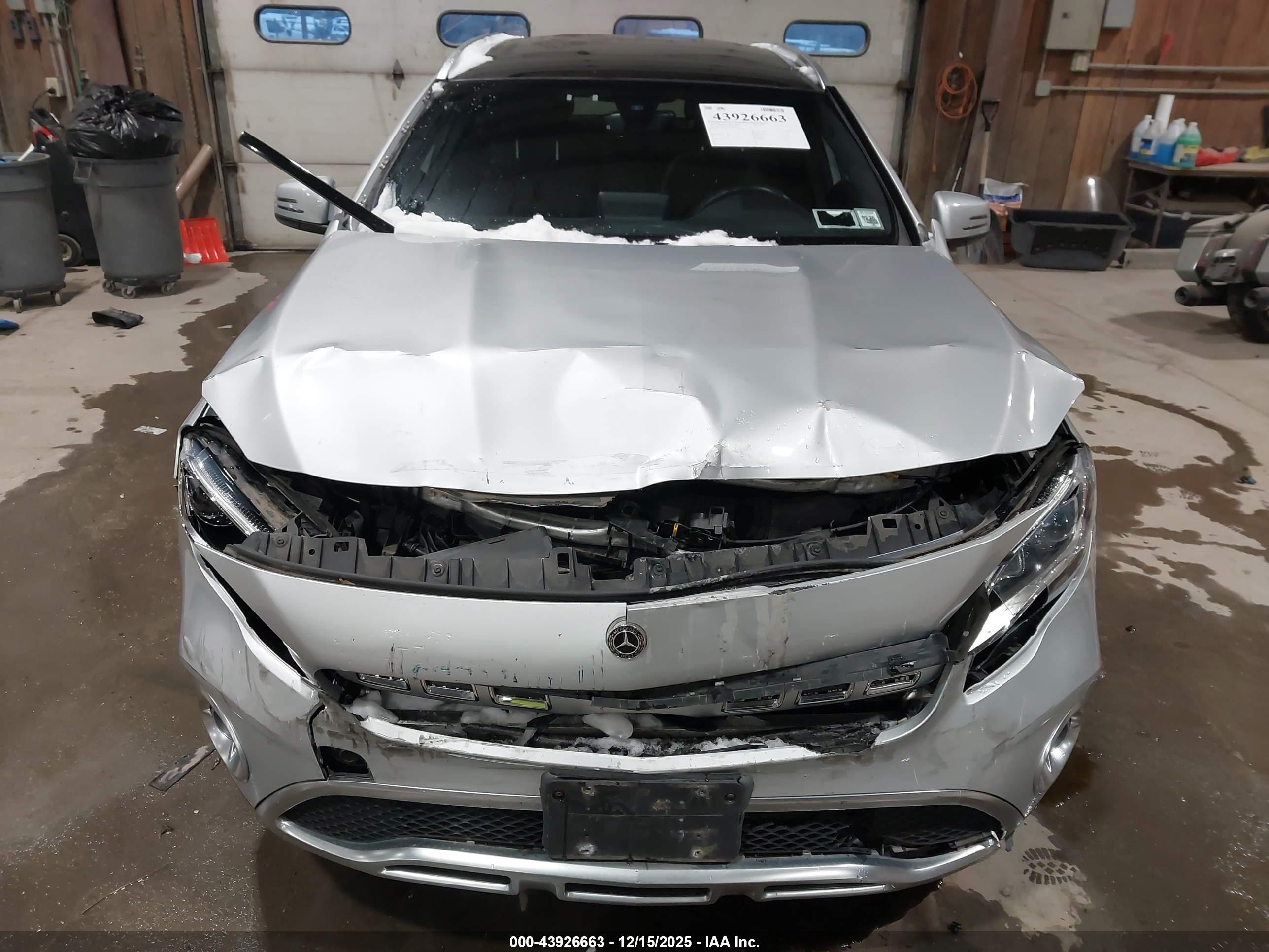 MERCEDES-BENZ GLA image 6
