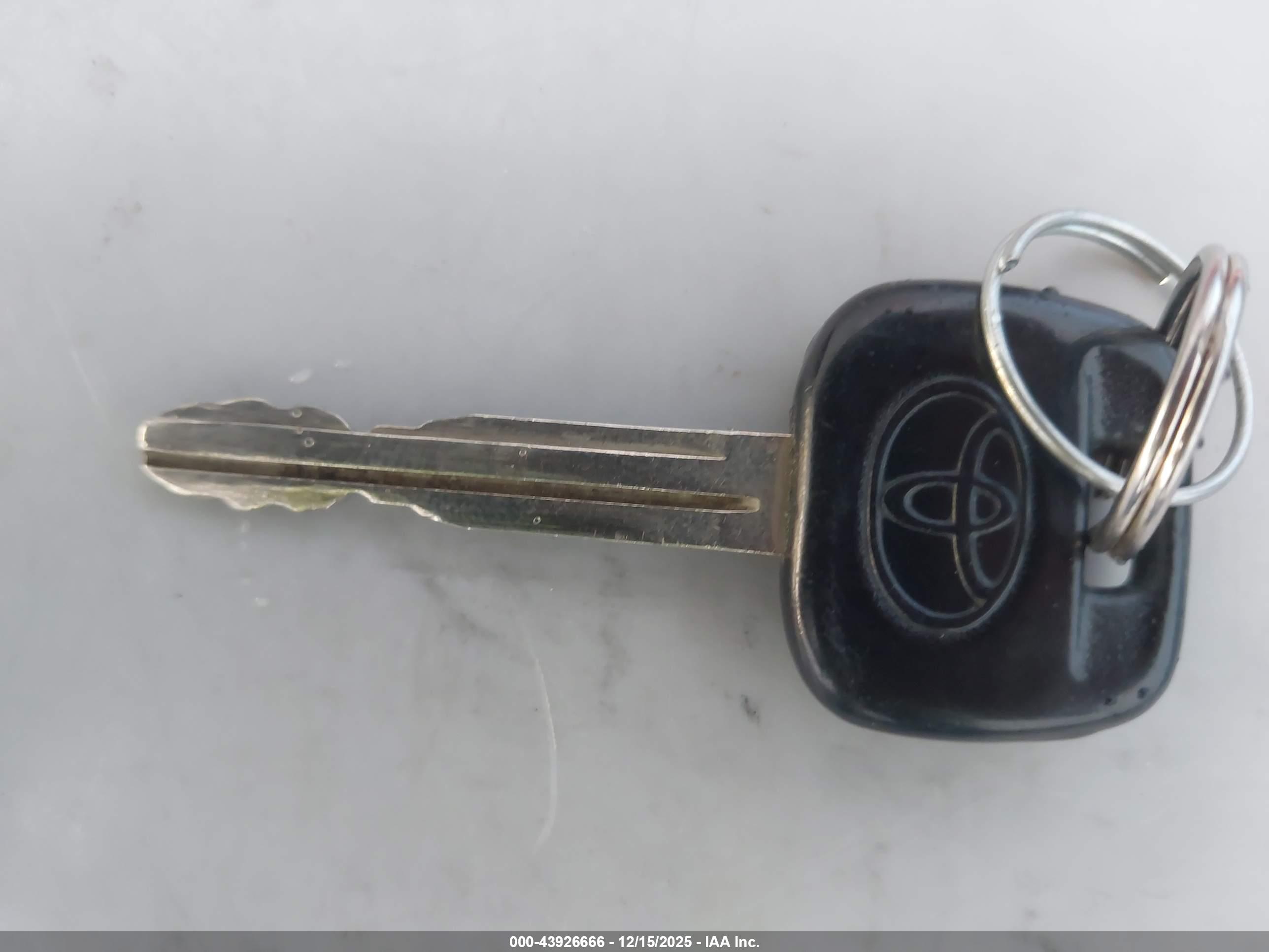TOYOTA CAMRY image 11