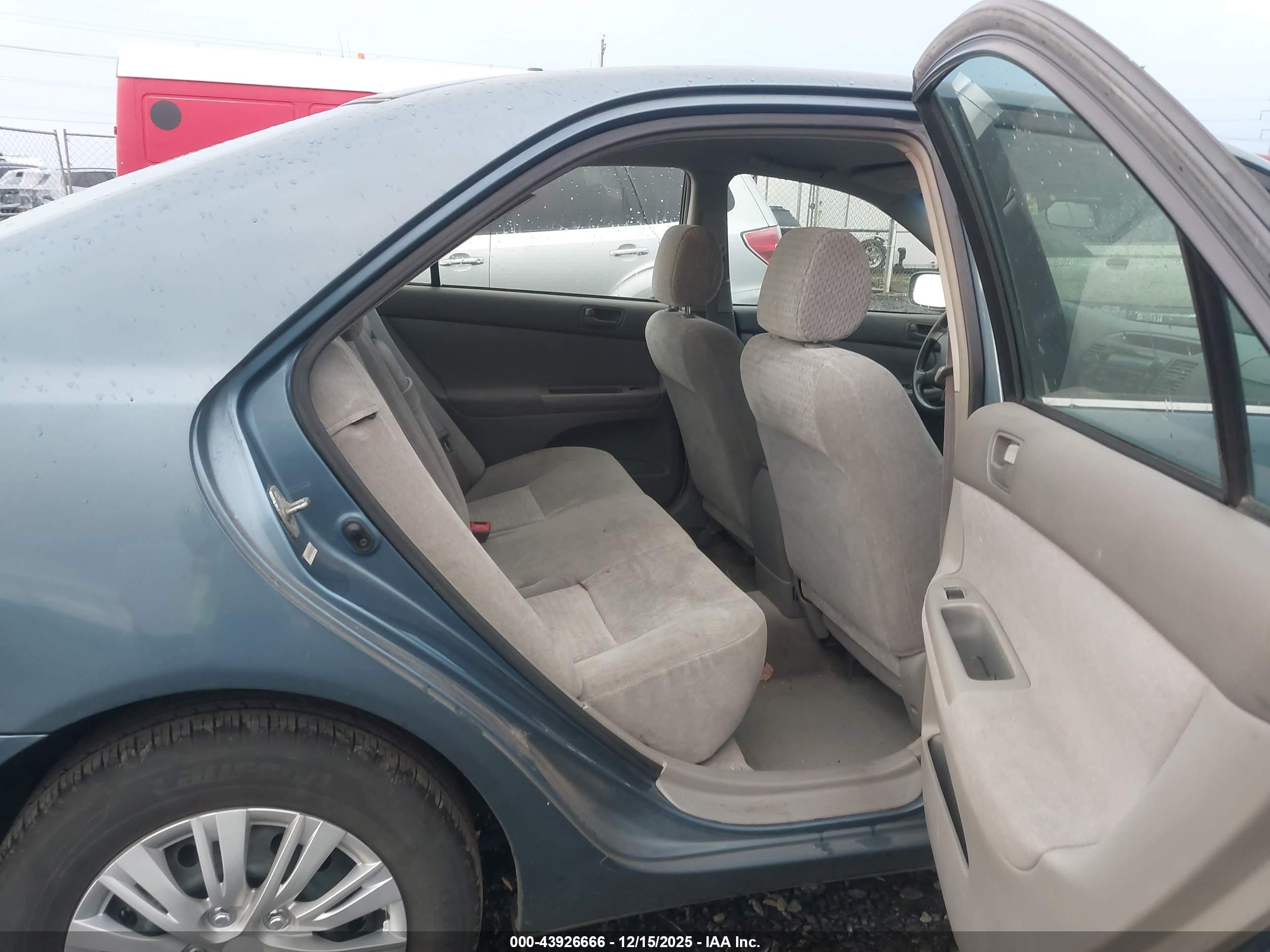 TOYOTA CAMRY image 8