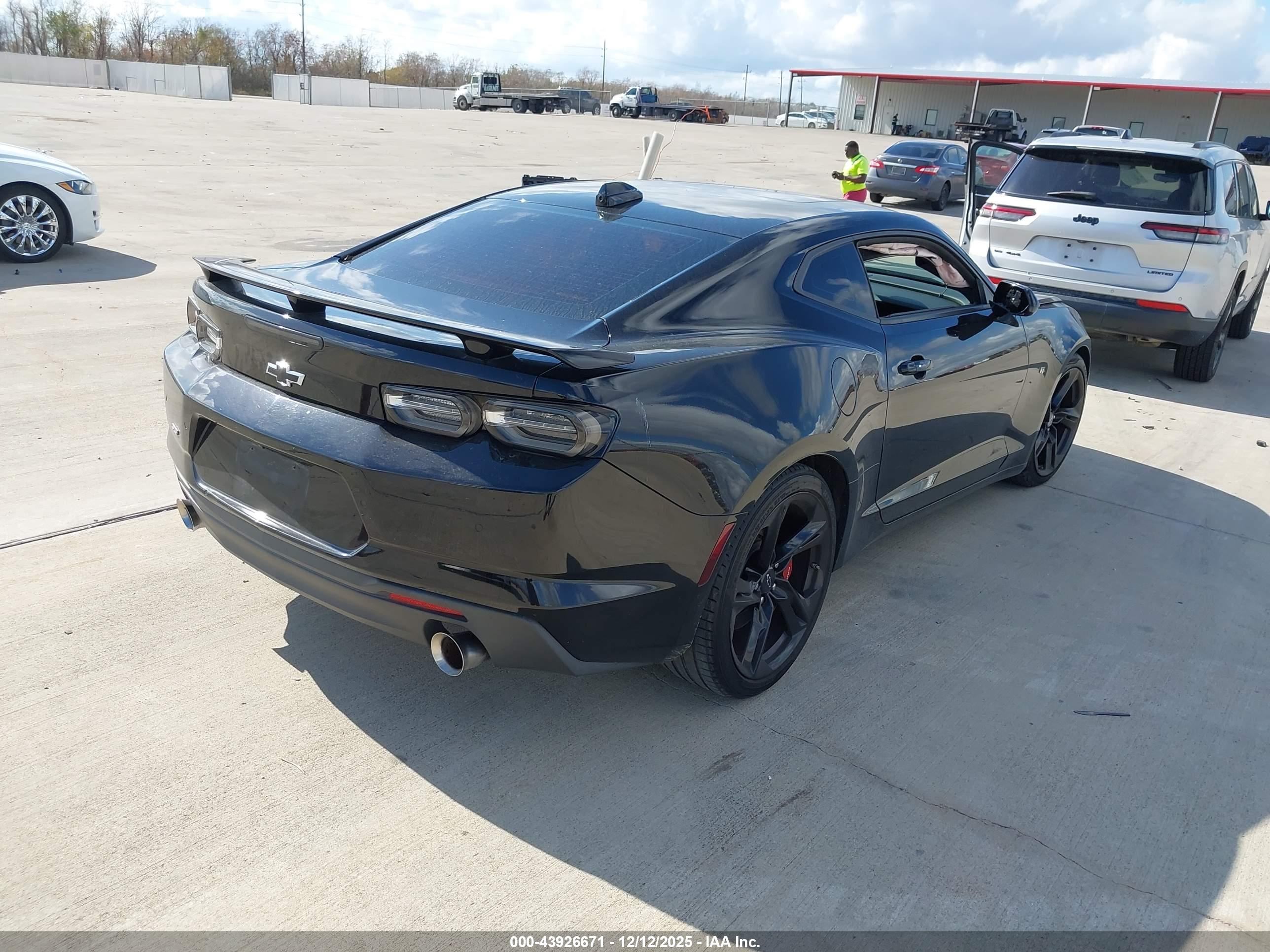CHEVROLET CAMARO image 4