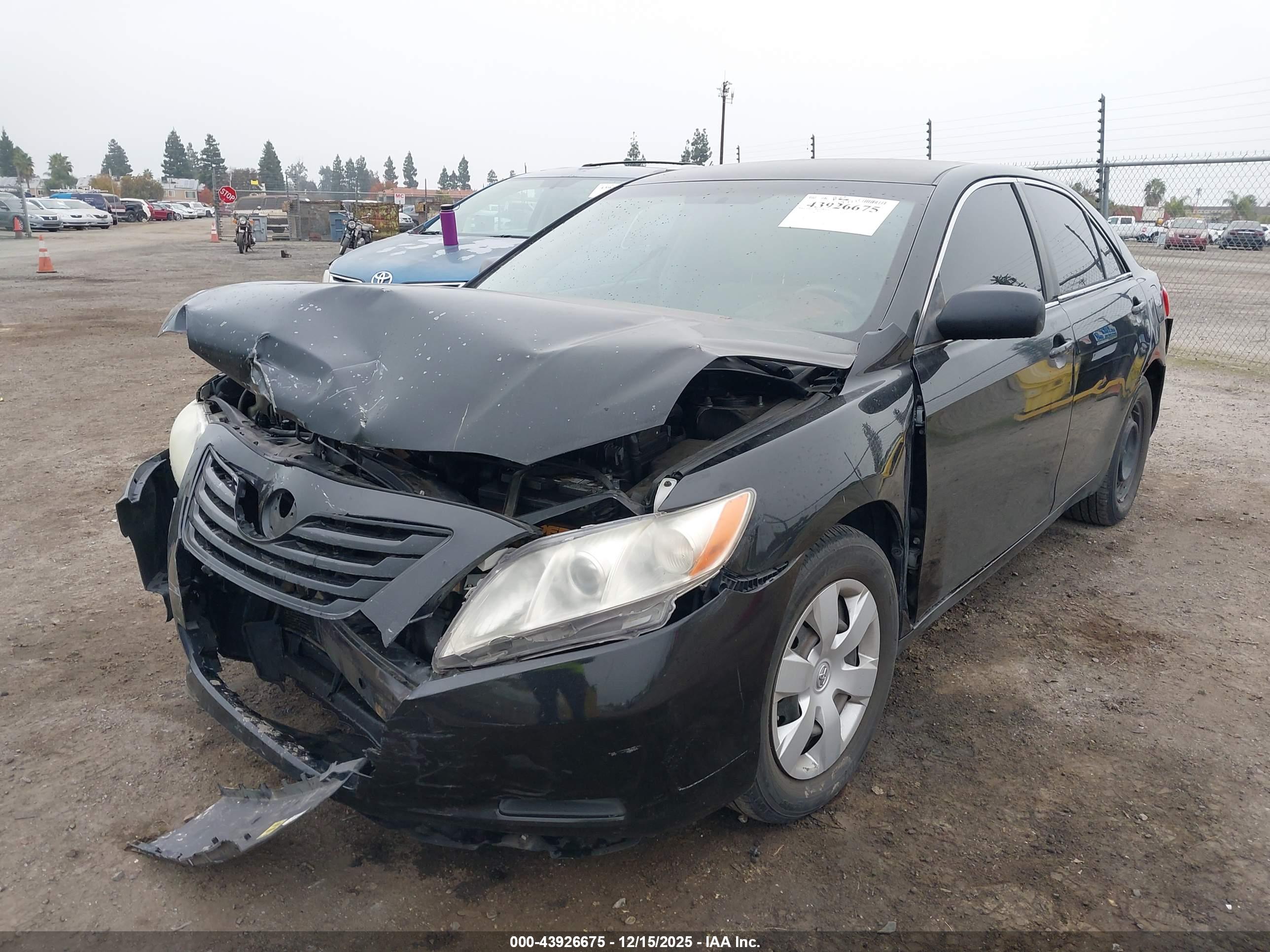 TOYOTA CAMRY image 2