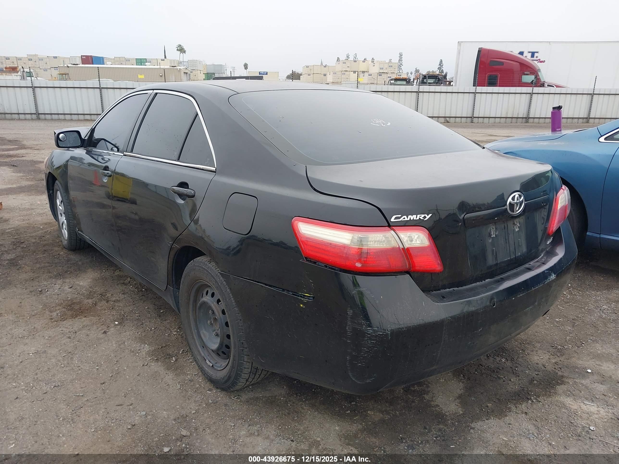 TOYOTA CAMRY image 3