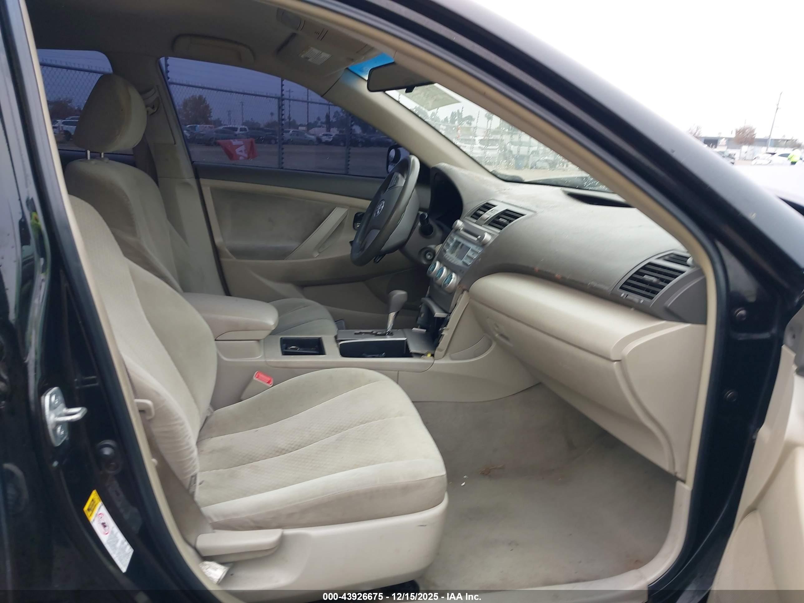 TOYOTA CAMRY image 5