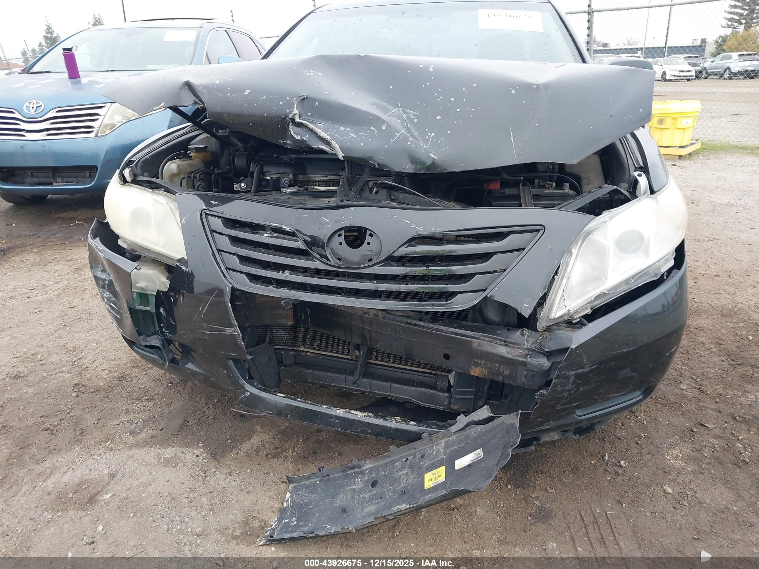 TOYOTA CAMRY image 6