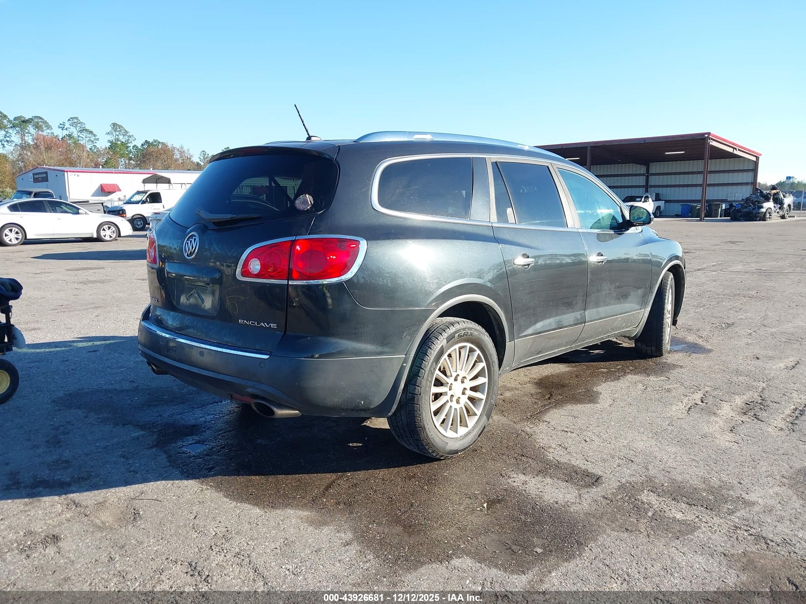 BUICK ENCLAVE image 4