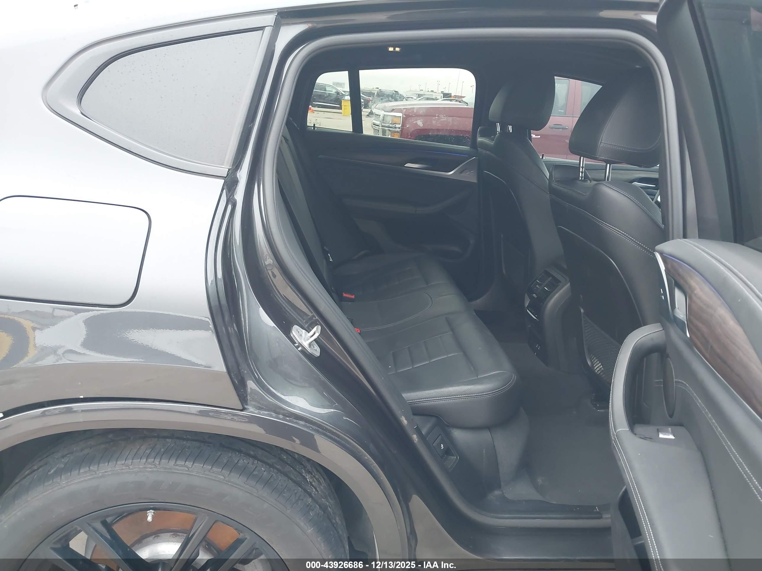 BMW X4 image 8