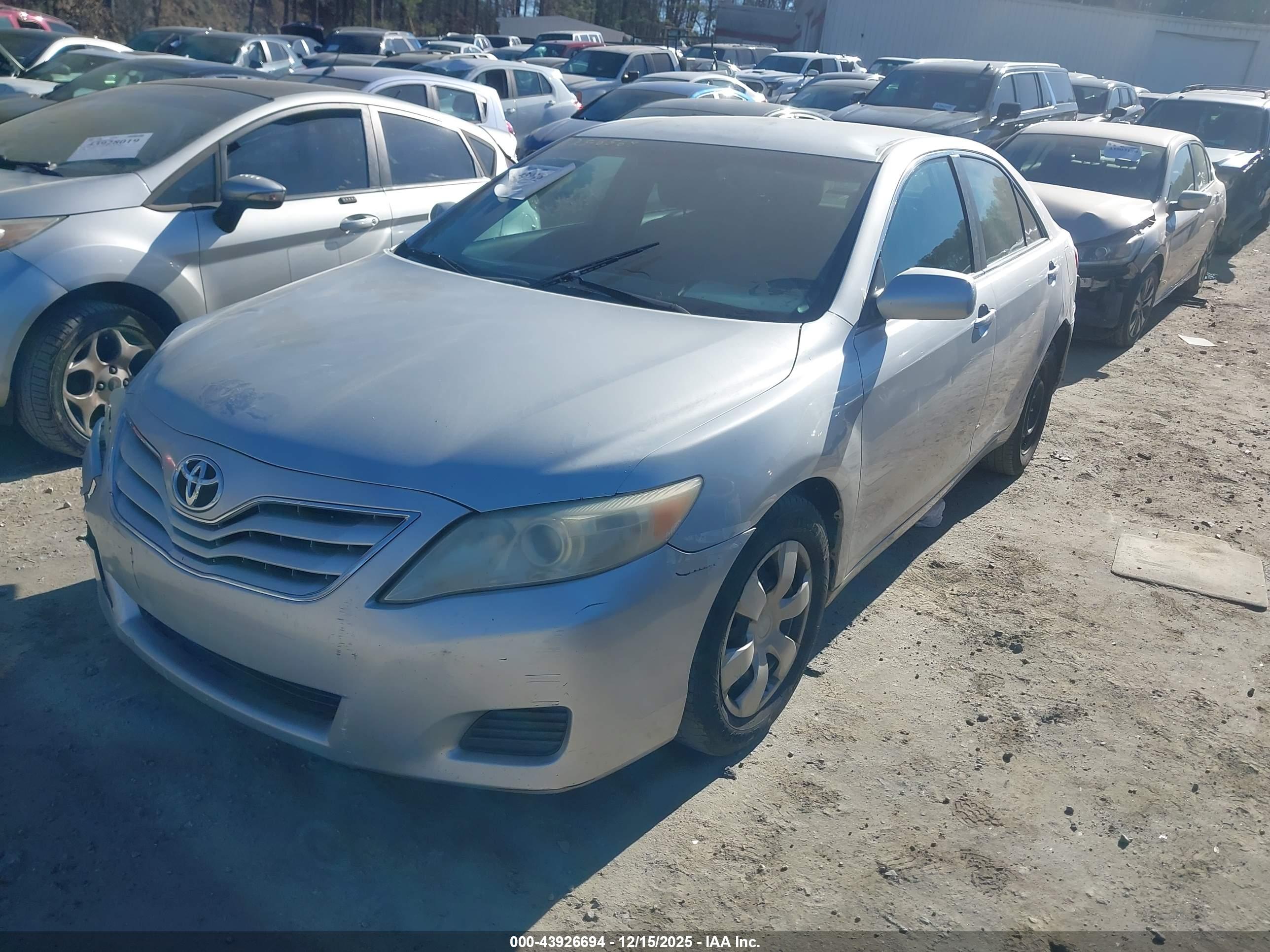 TOYOTA CAMRY image 2
