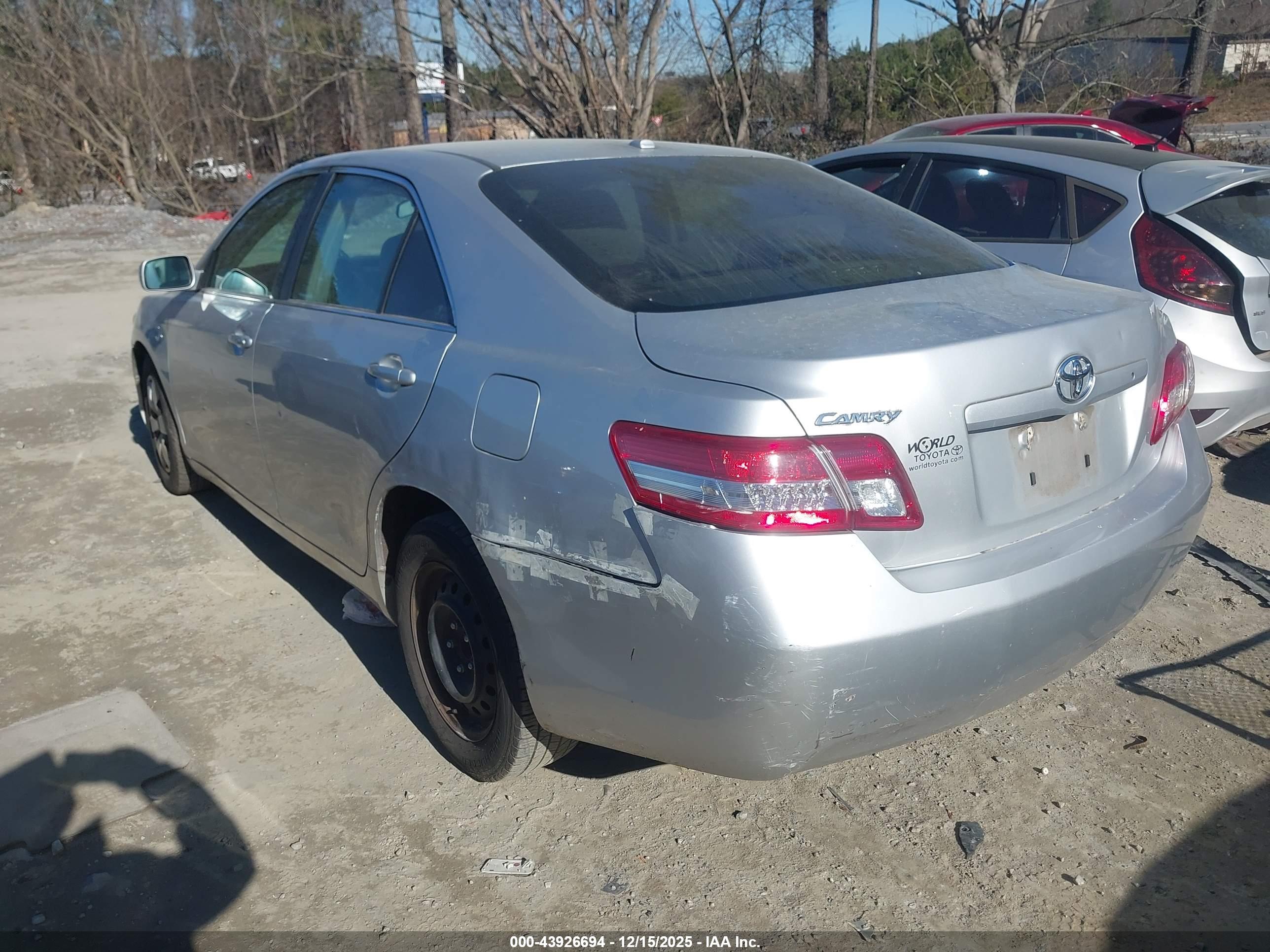TOYOTA CAMRY image 3