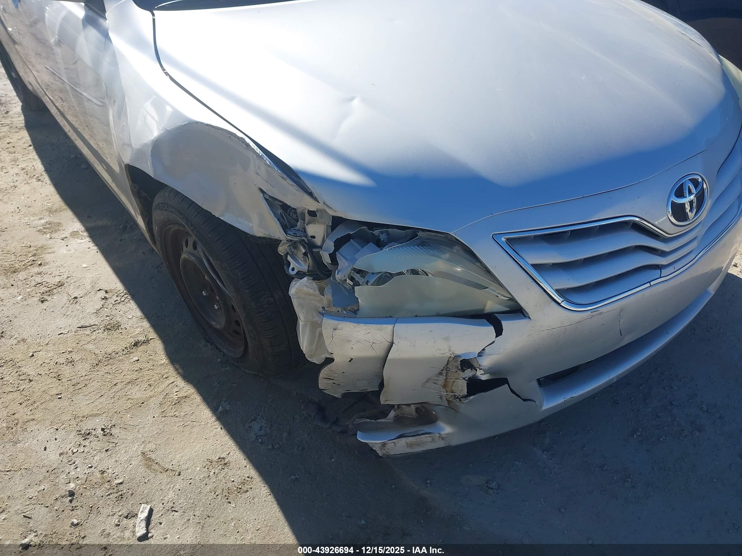 TOYOTA CAMRY image 6