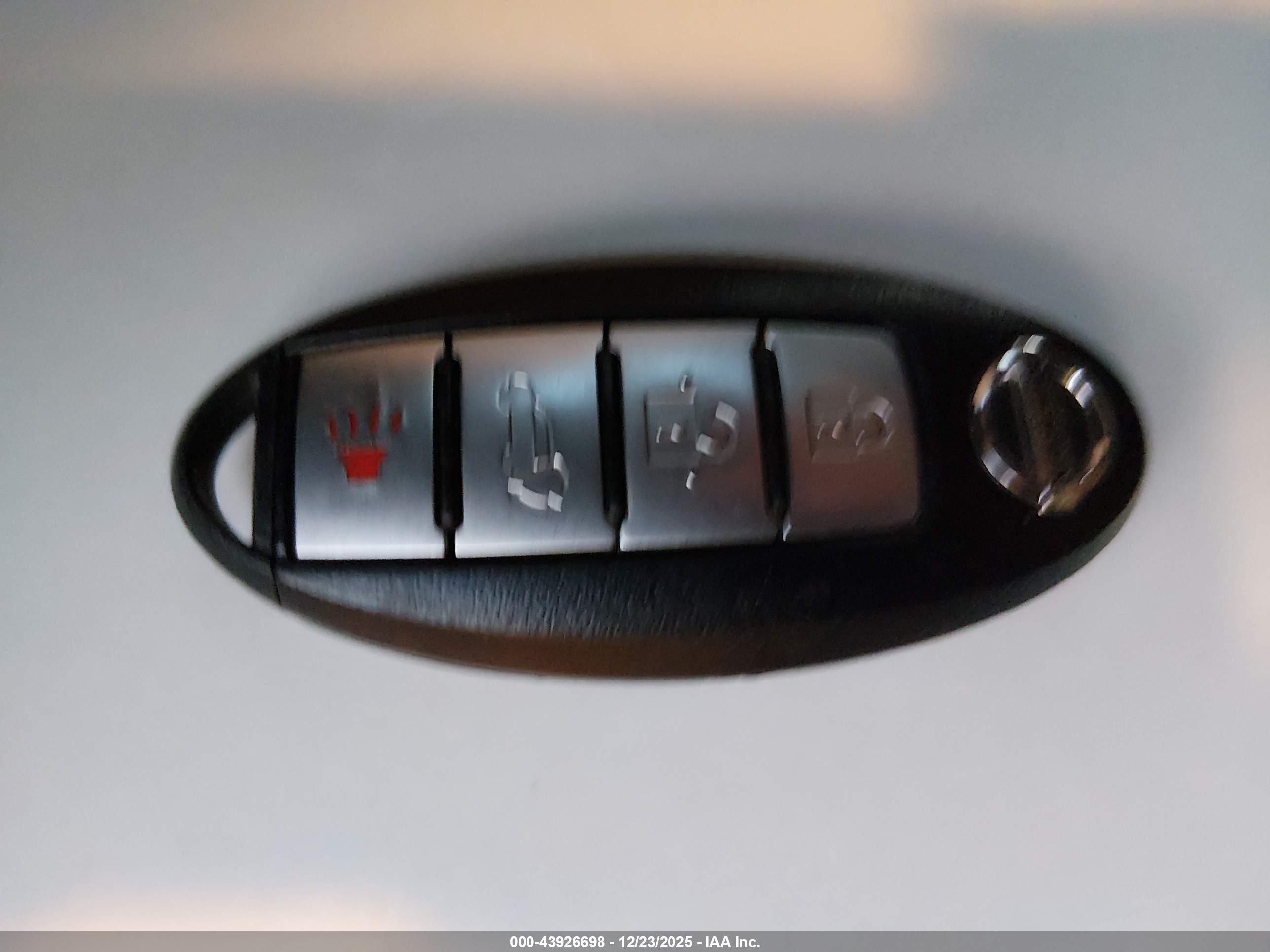 NISSAN MURANO image 11
