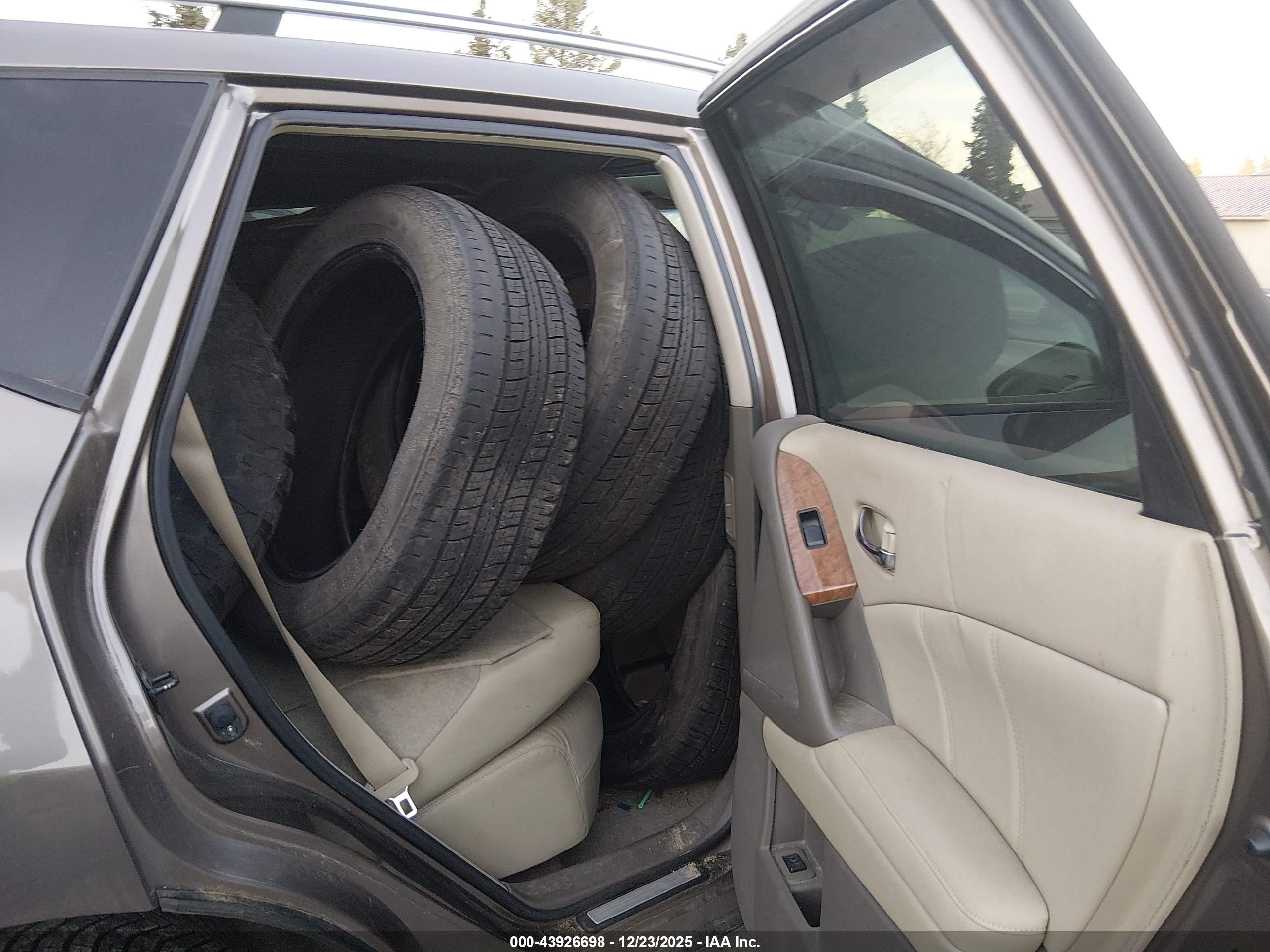 NISSAN MURANO image 8
