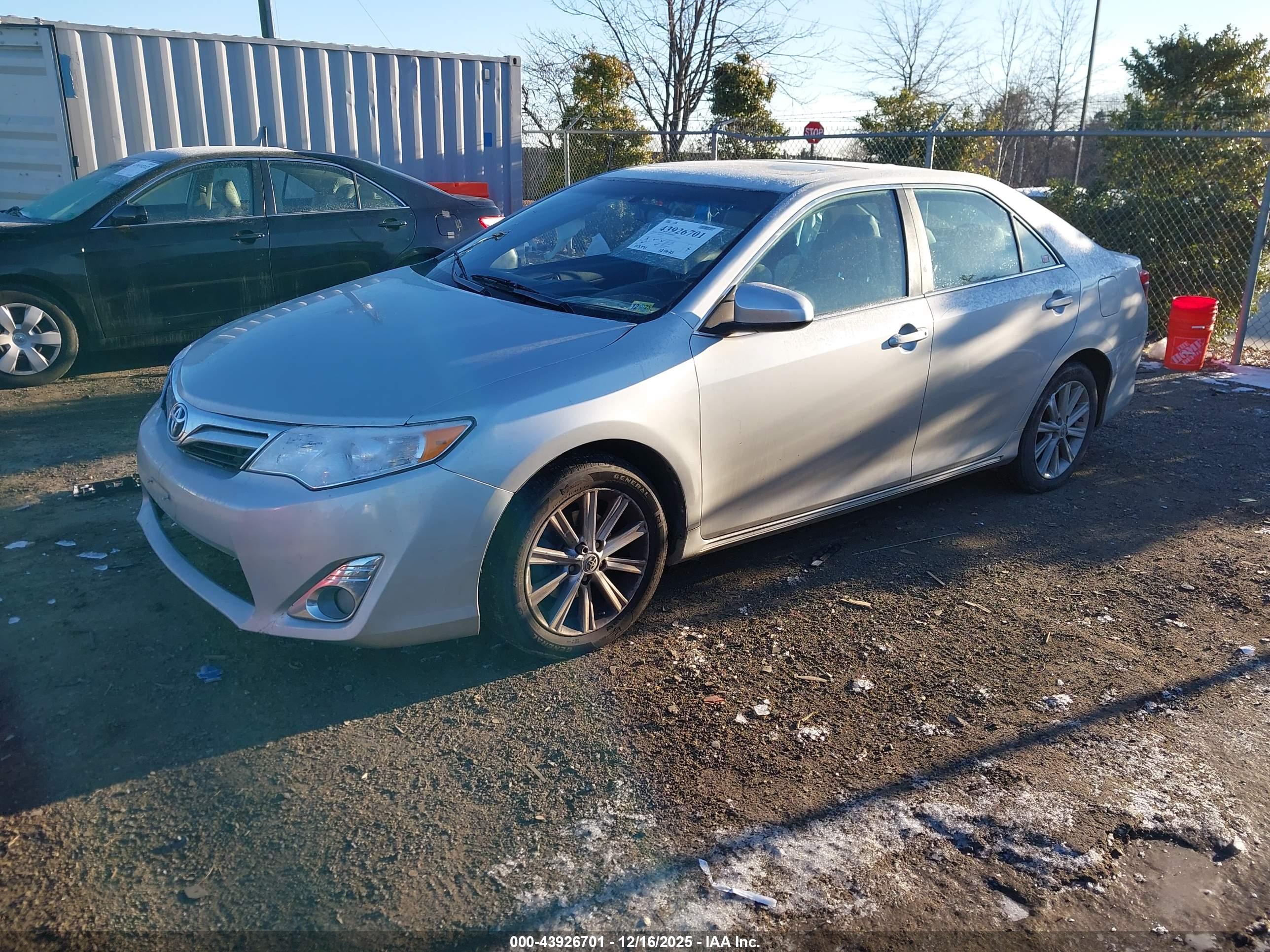 TOYOTA CAMRY image 2