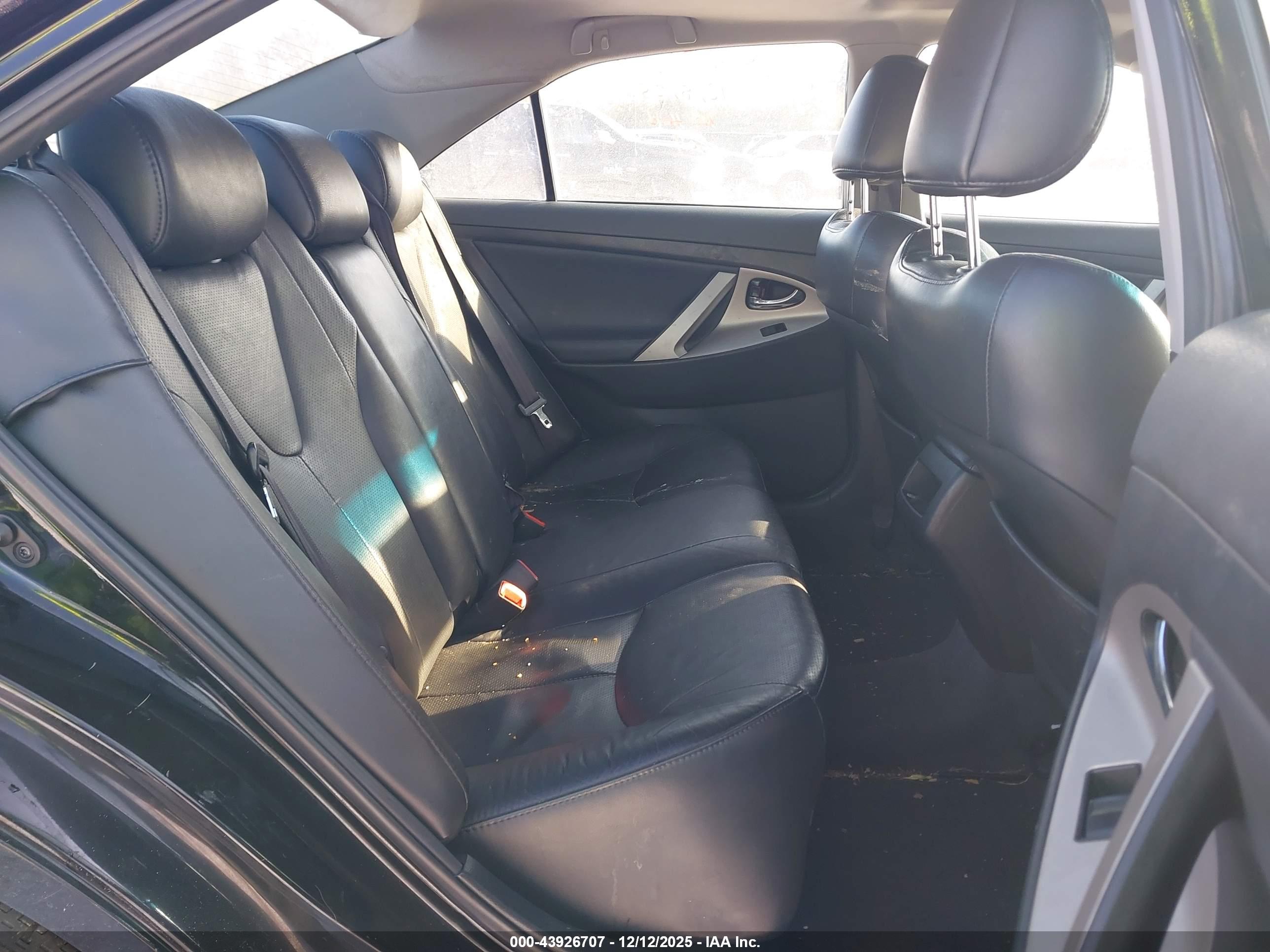 TOYOTA CAMRY image 8