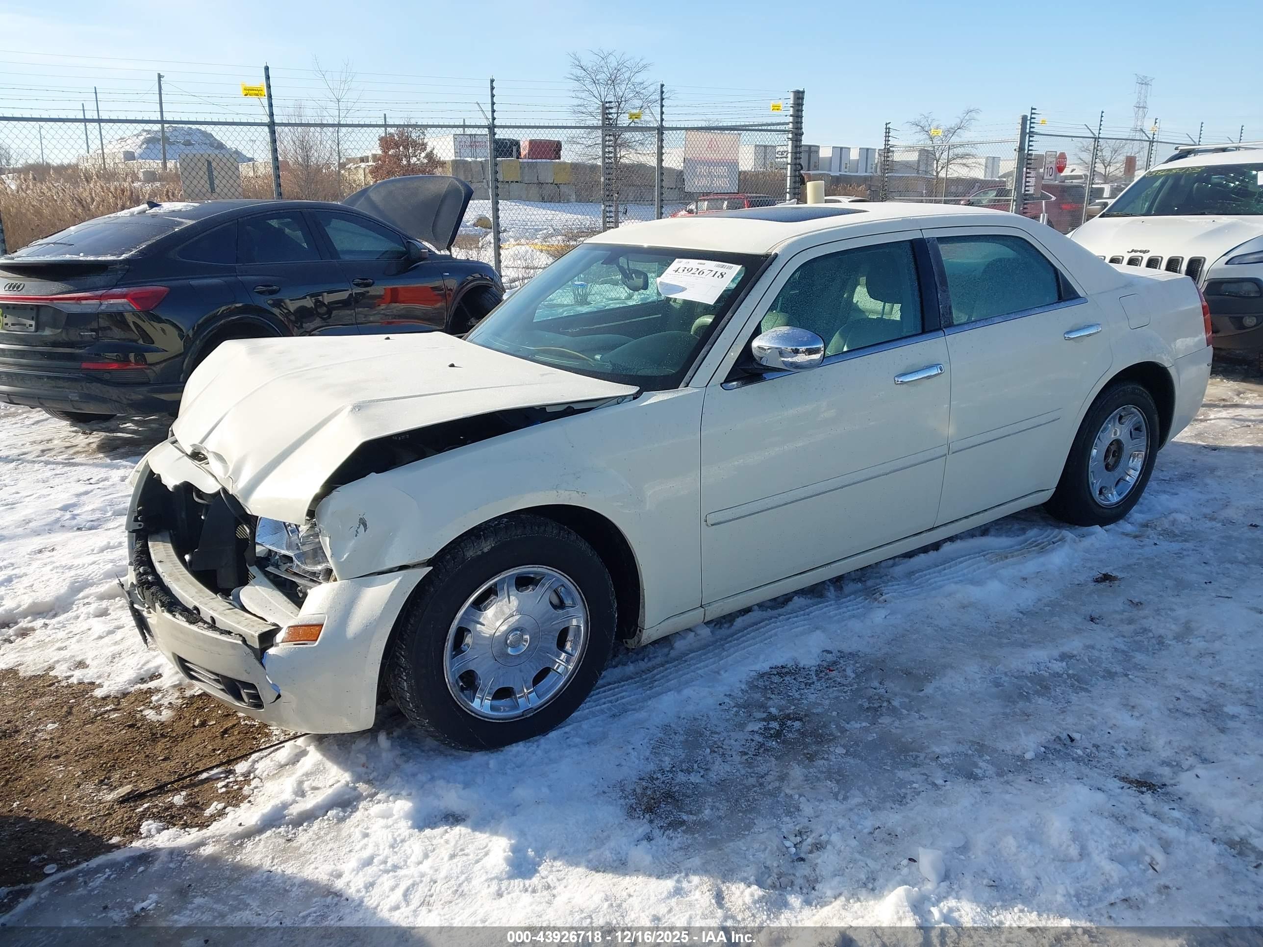 CHRYSLER 300 image 2