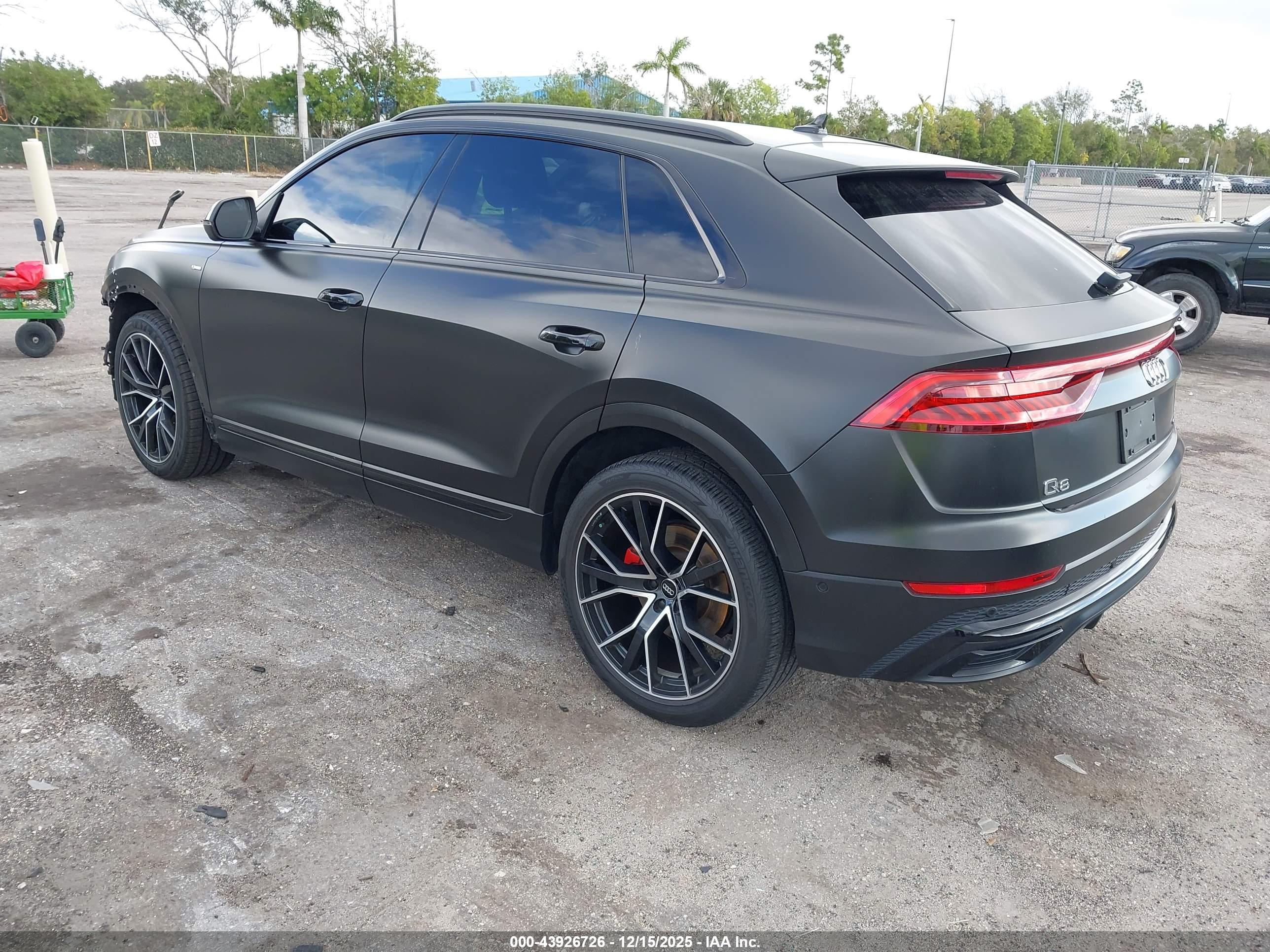 AUDI Q8 image 3