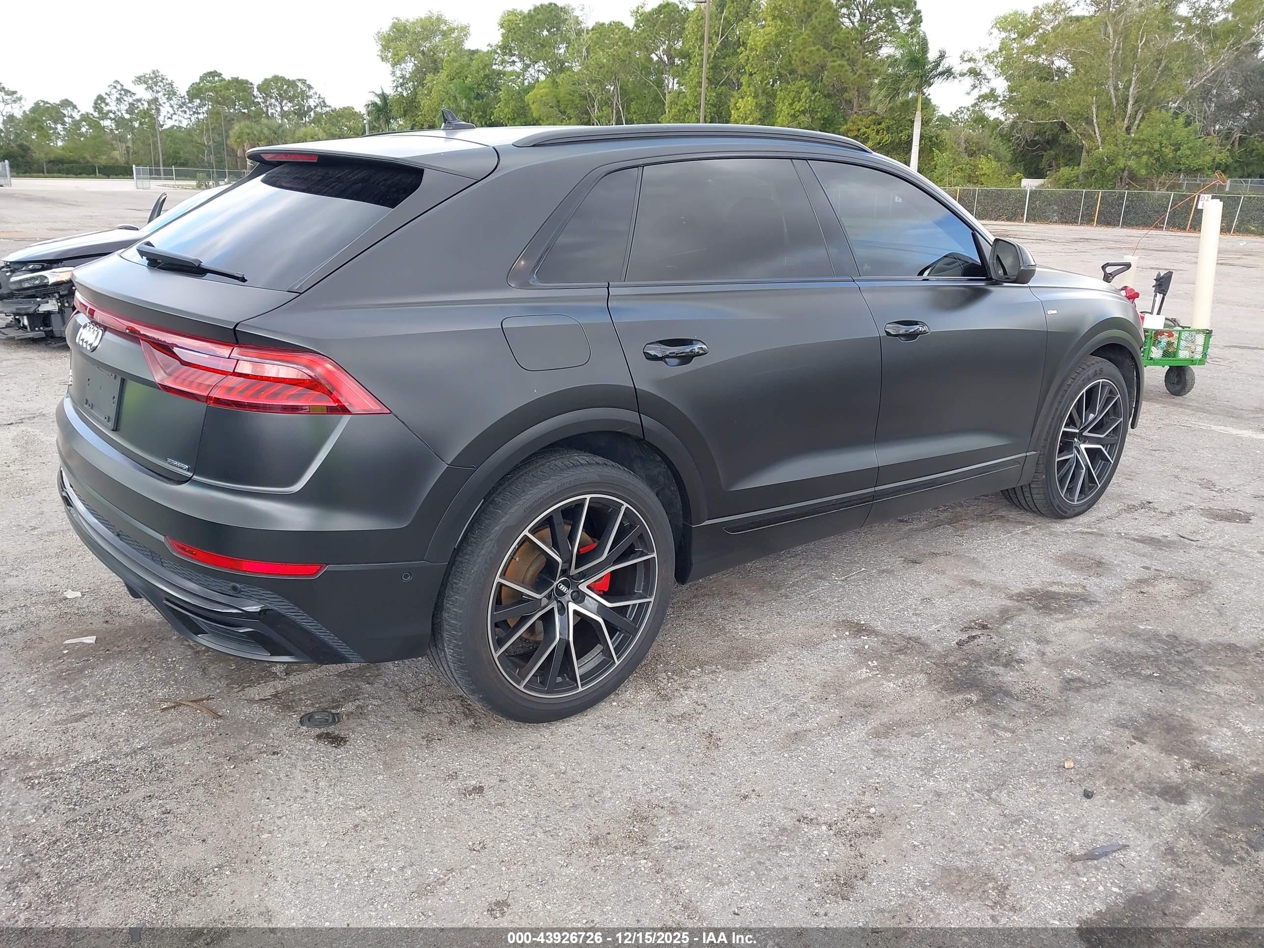 AUDI Q8 image 4