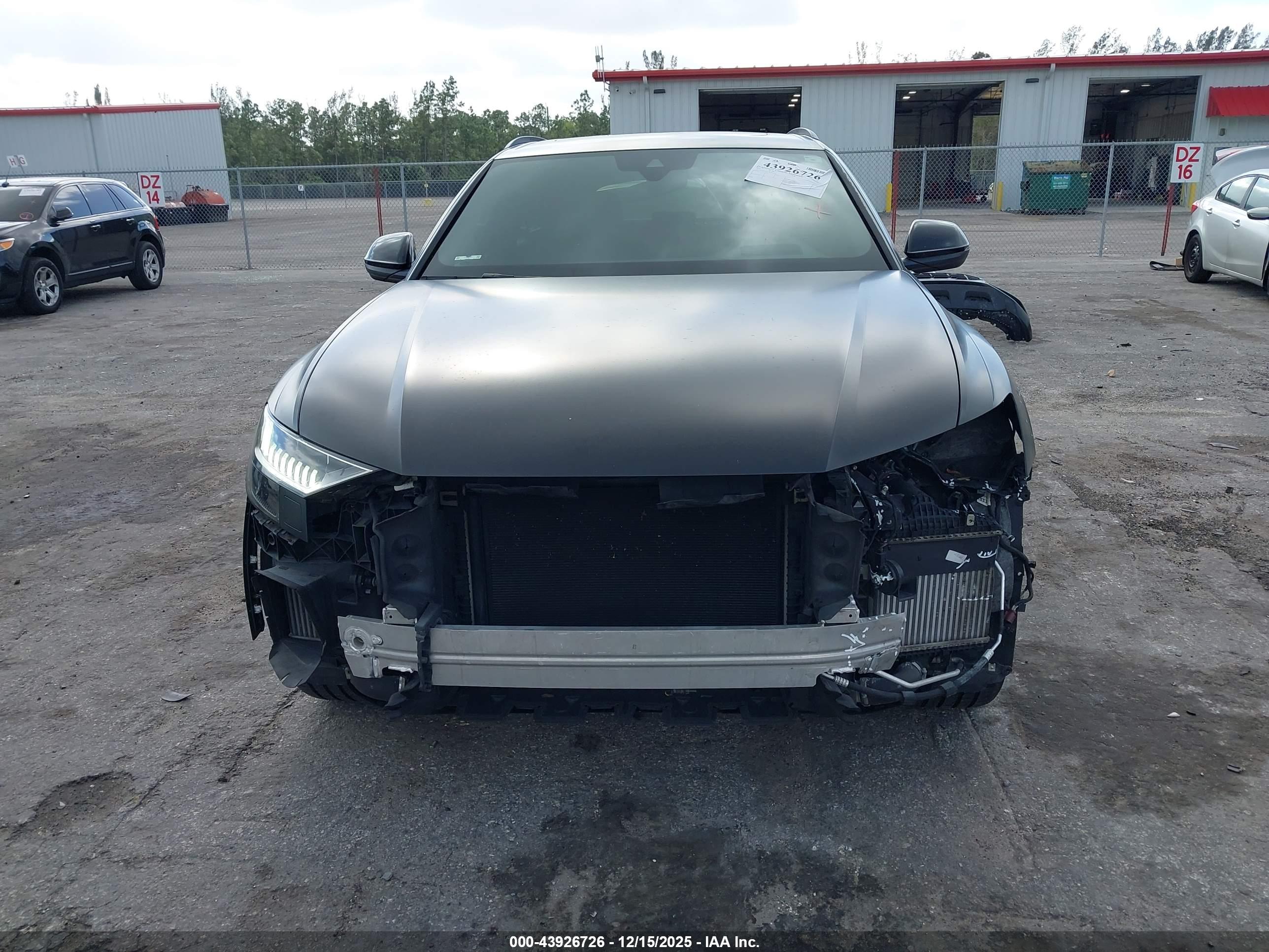 AUDI Q8 image 6