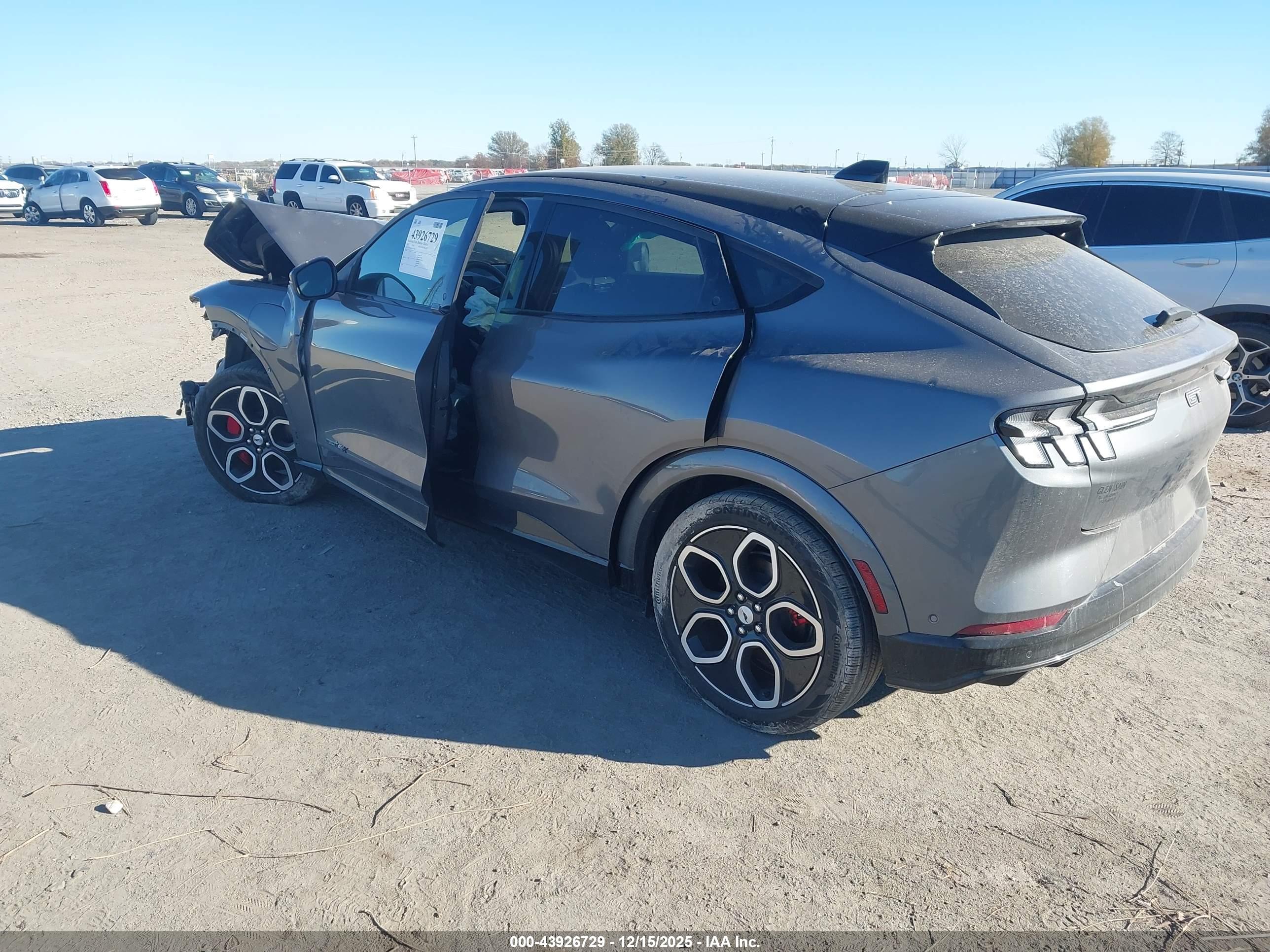 FORD MUSTANG image 3