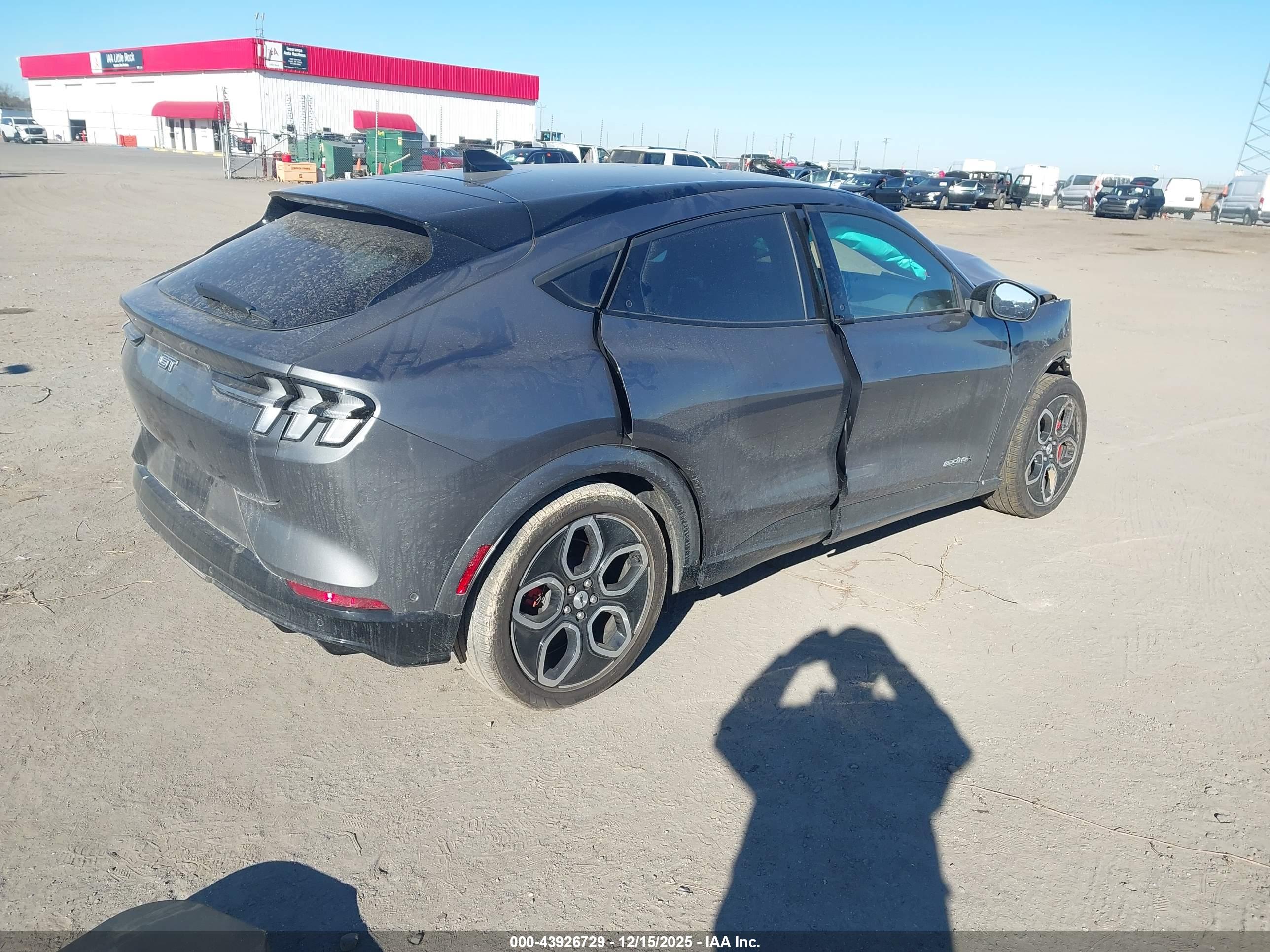FORD MUSTANG image 4