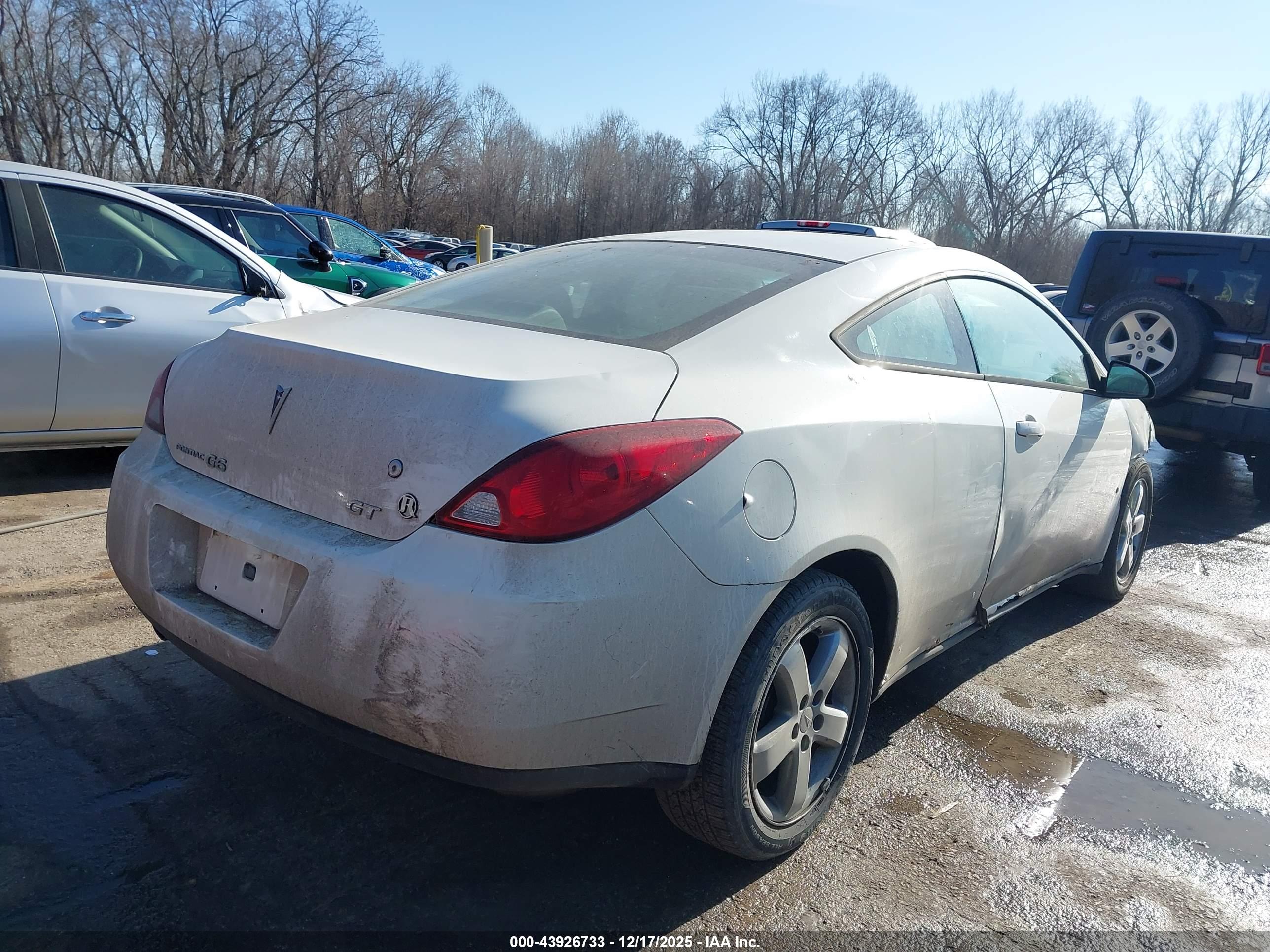 PONTIAC G6 image 4