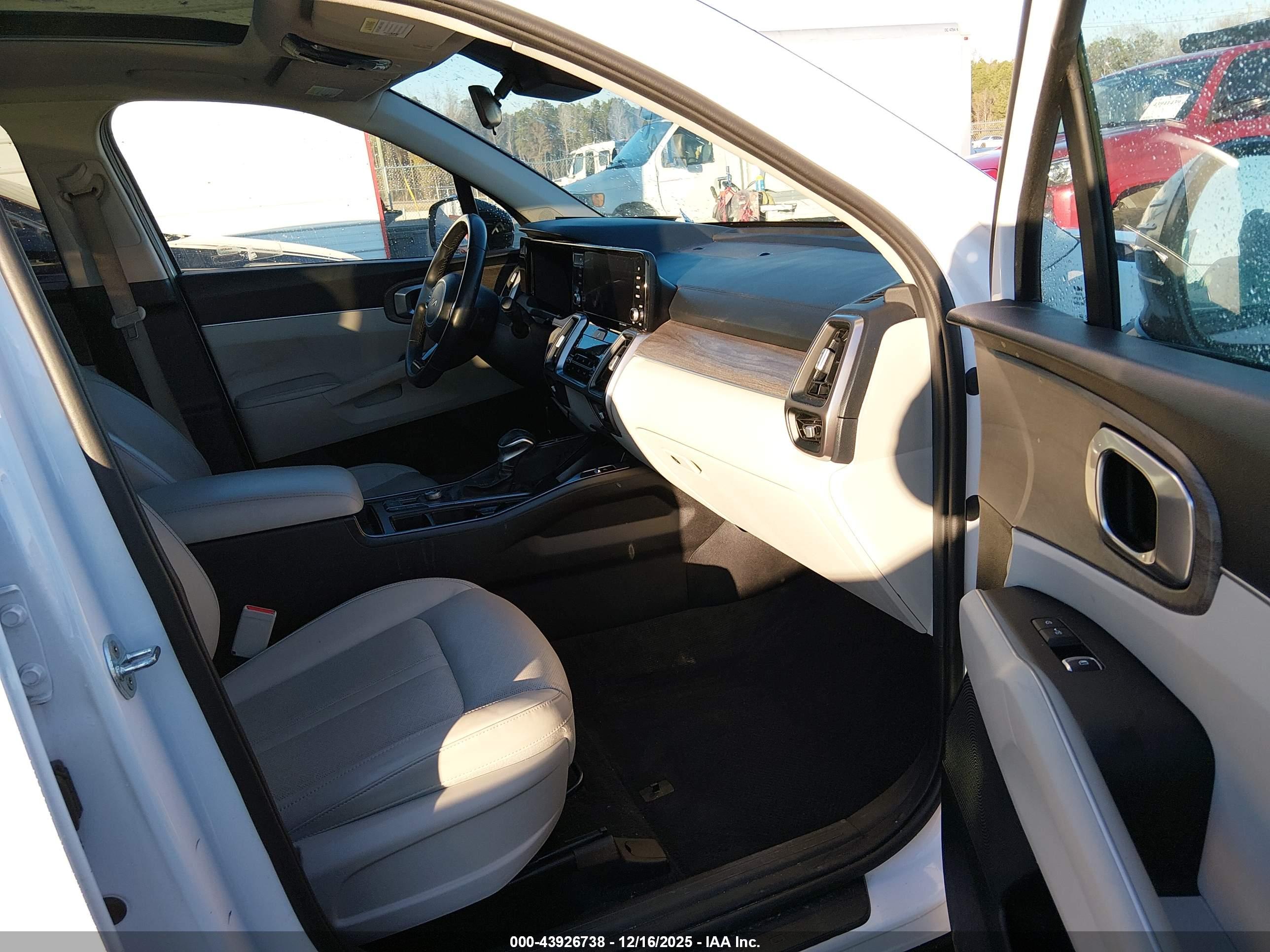 KIA SORENTO image 5