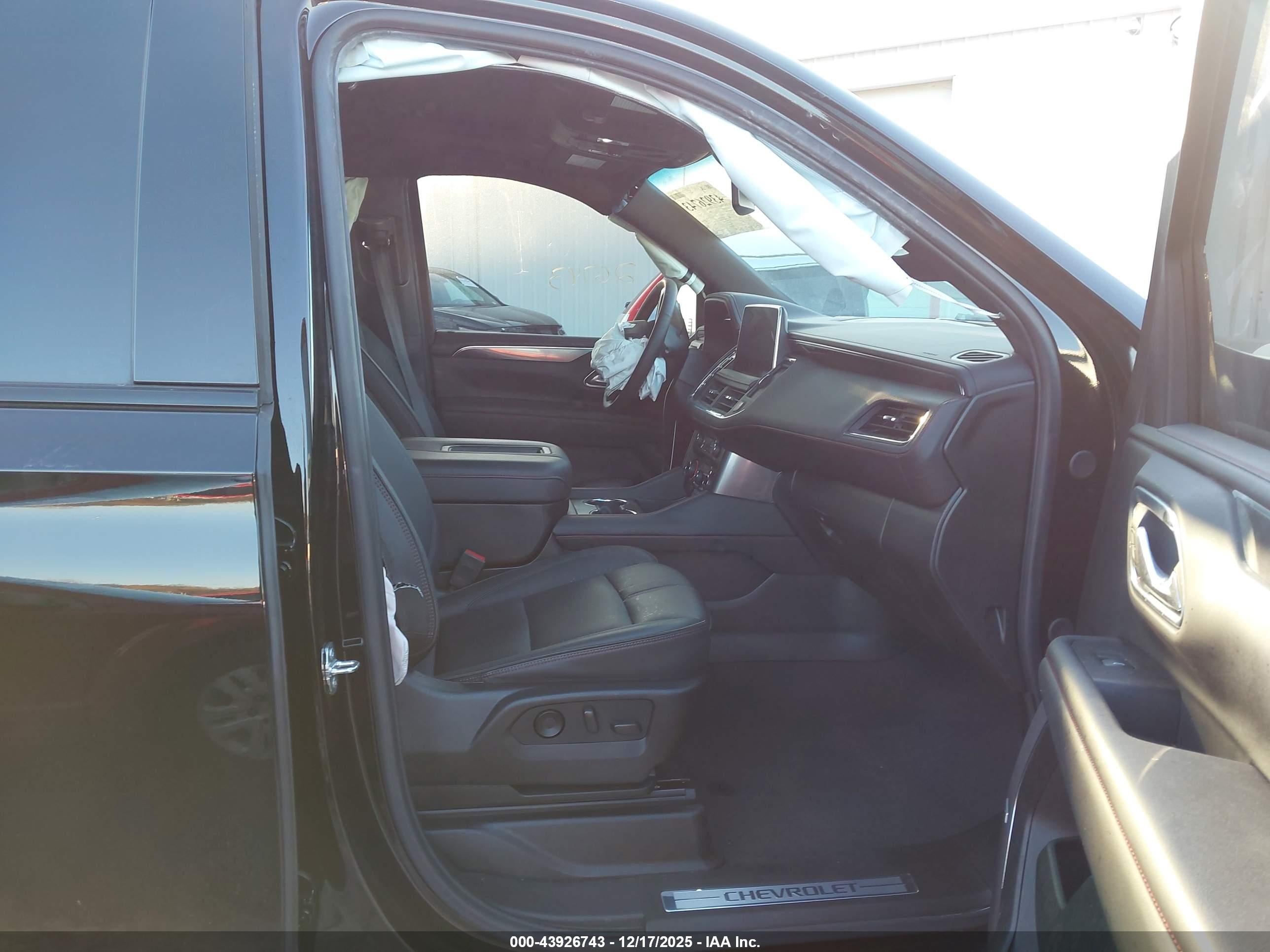 CHEVROLET TAHOE image 5
