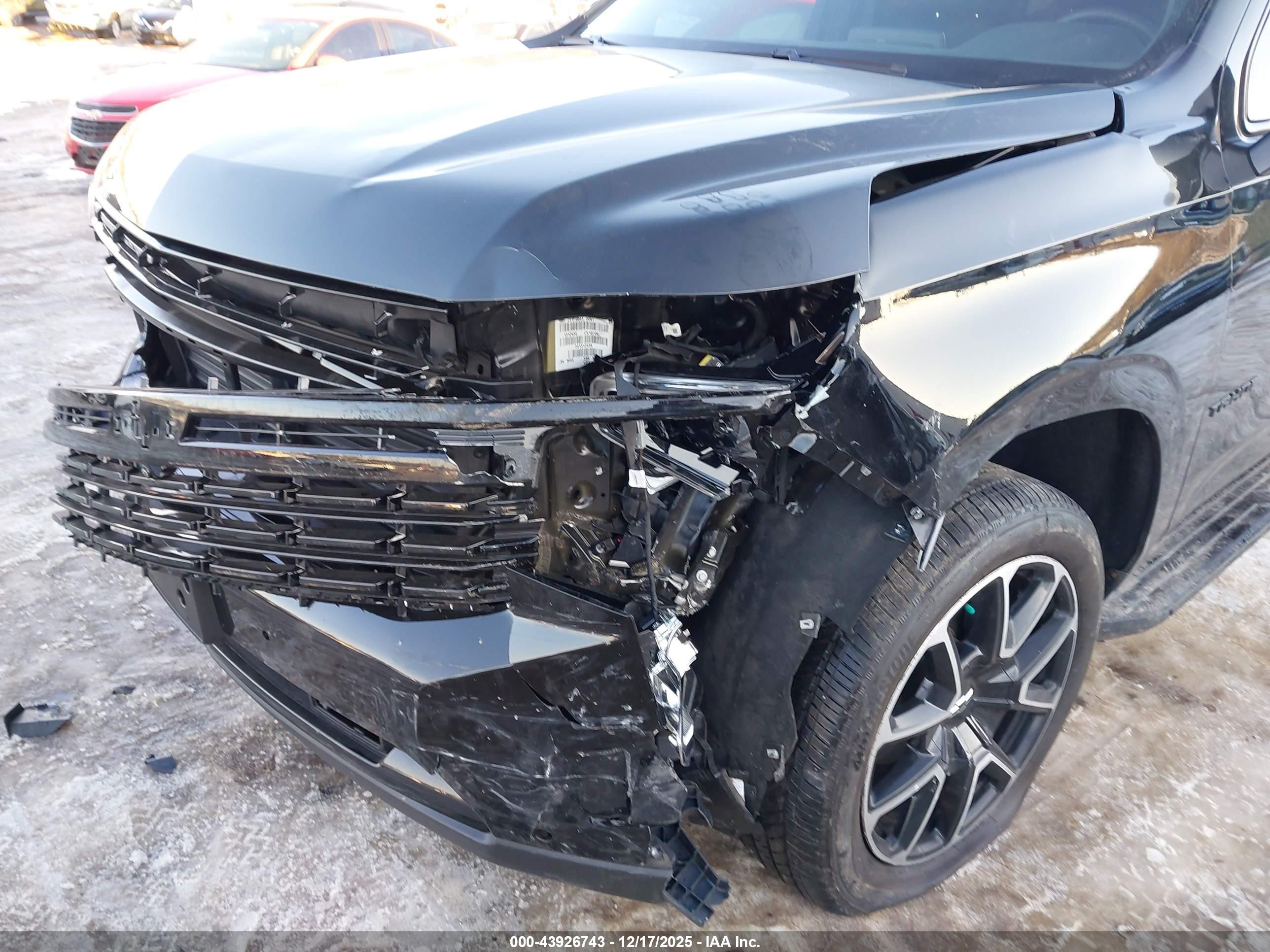 CHEVROLET TAHOE image 6