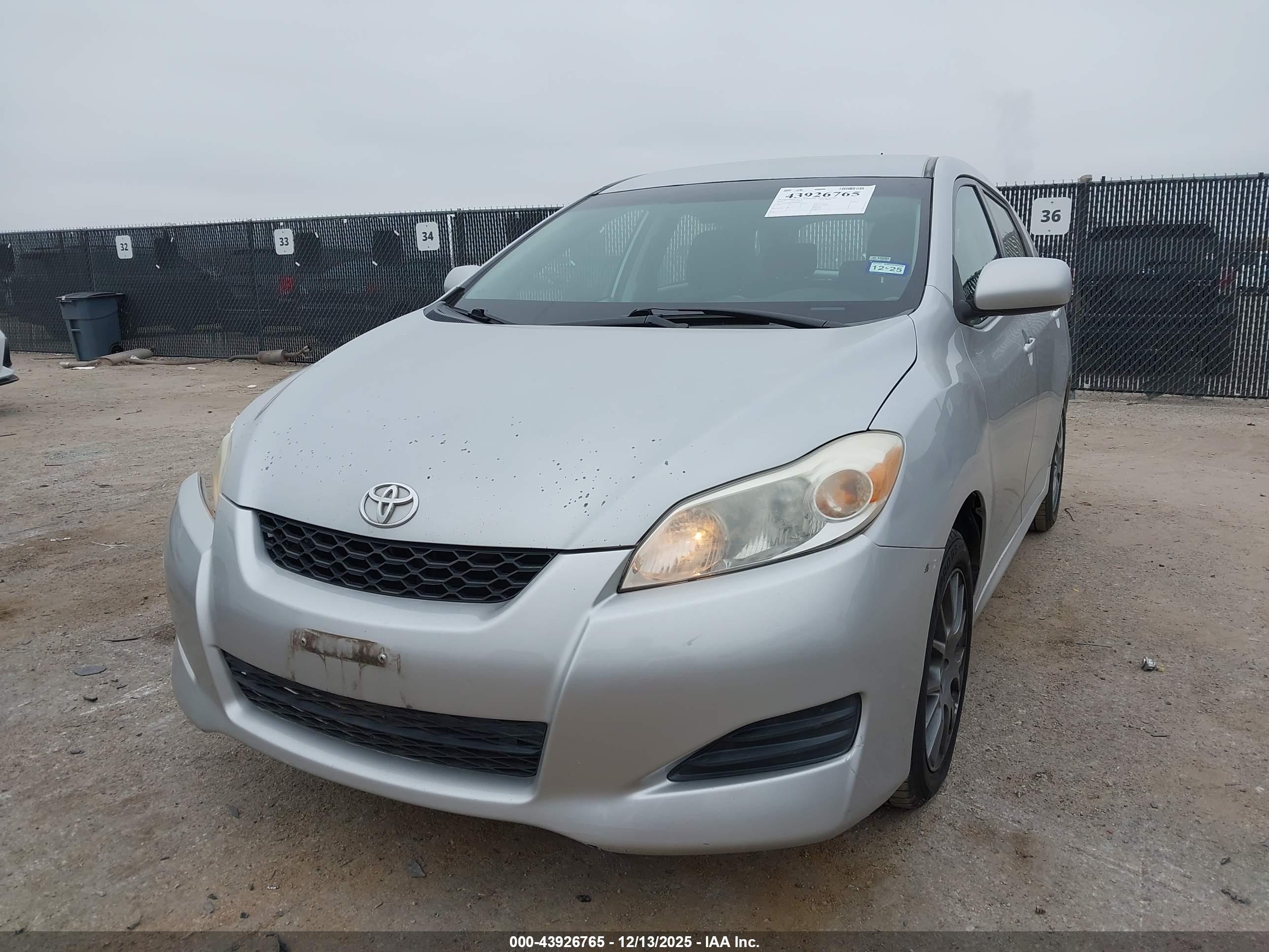 TOYOTA MATRIX image 2