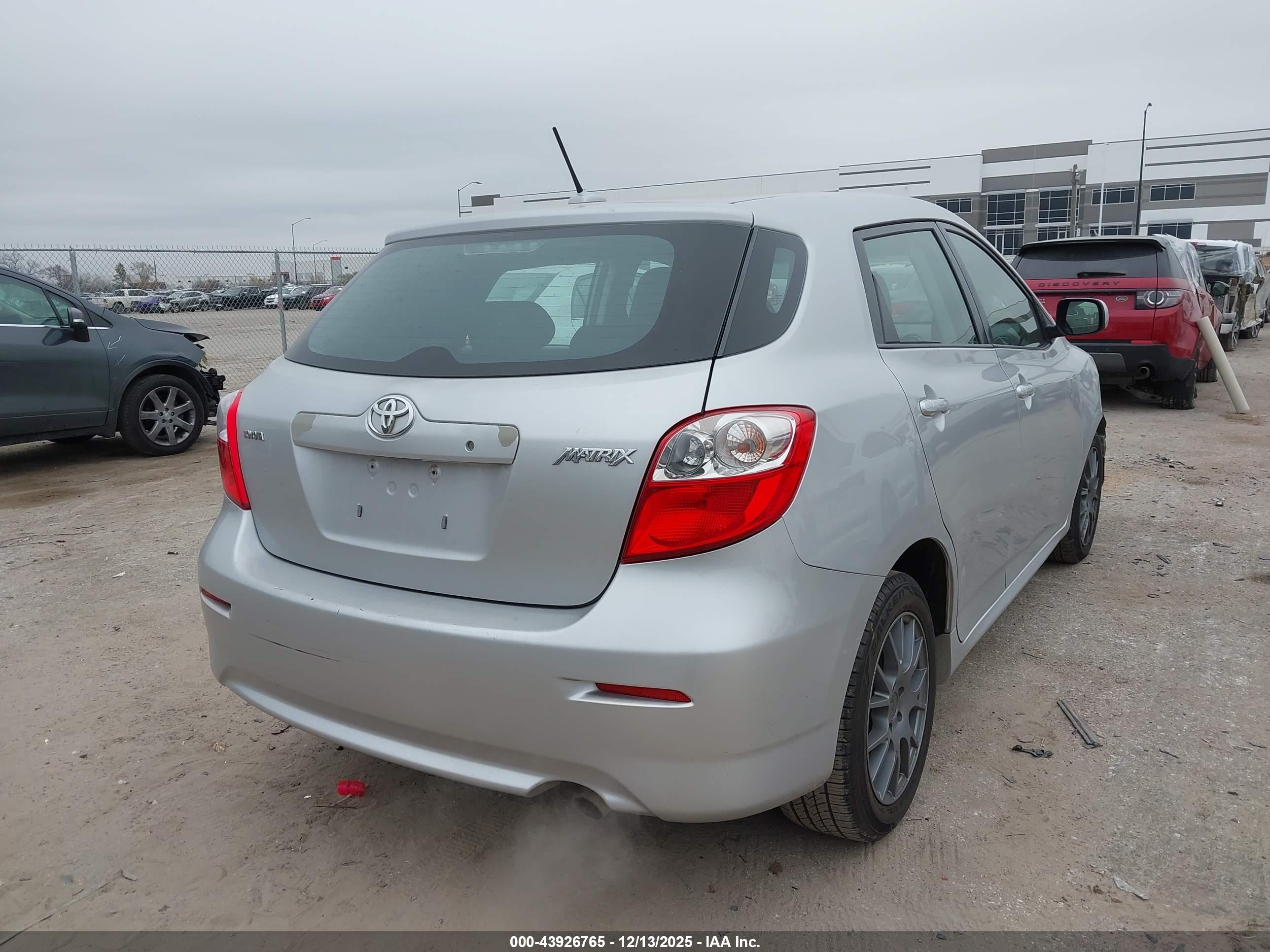 TOYOTA MATRIX image 4