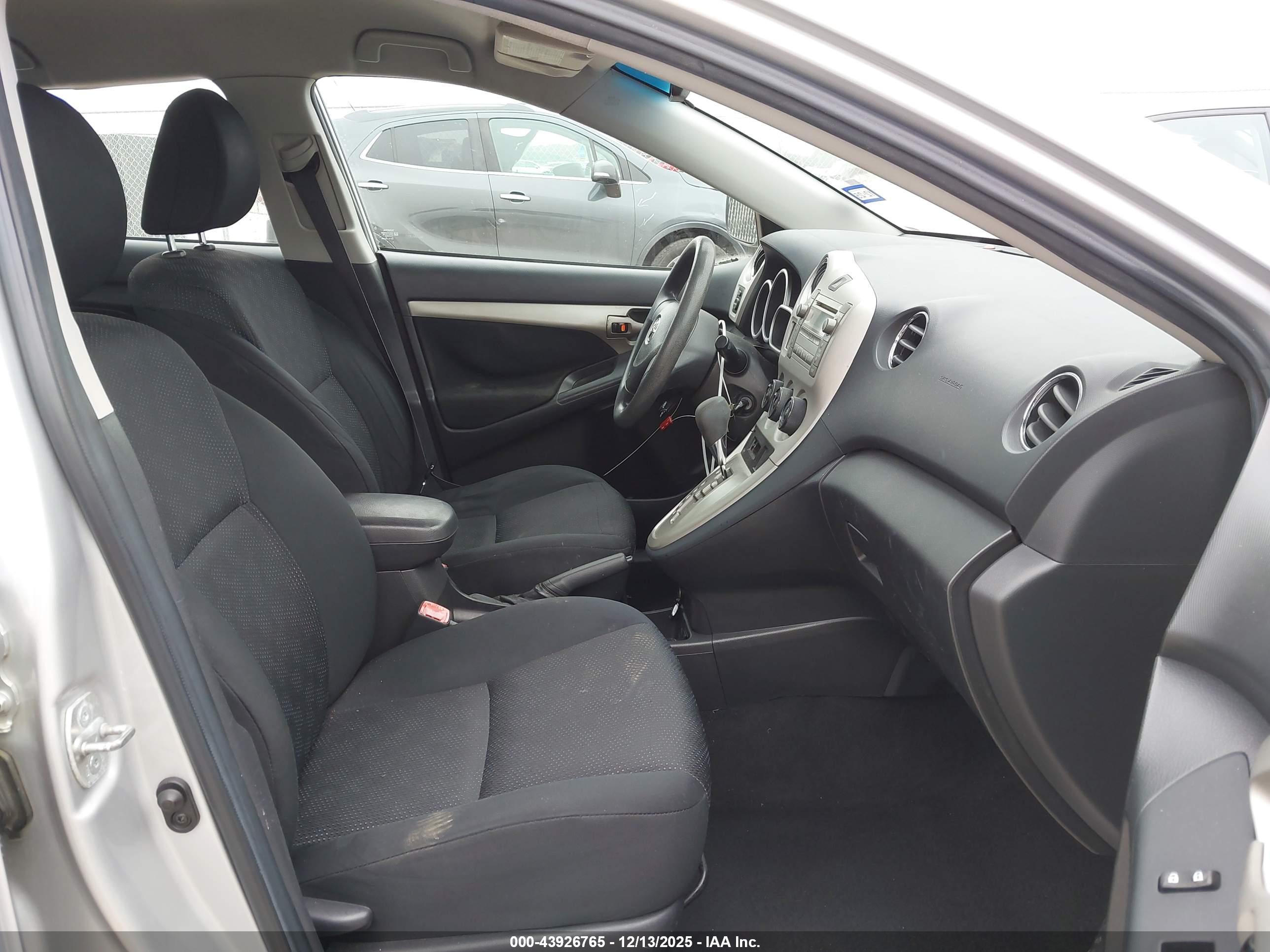 TOYOTA MATRIX image 5