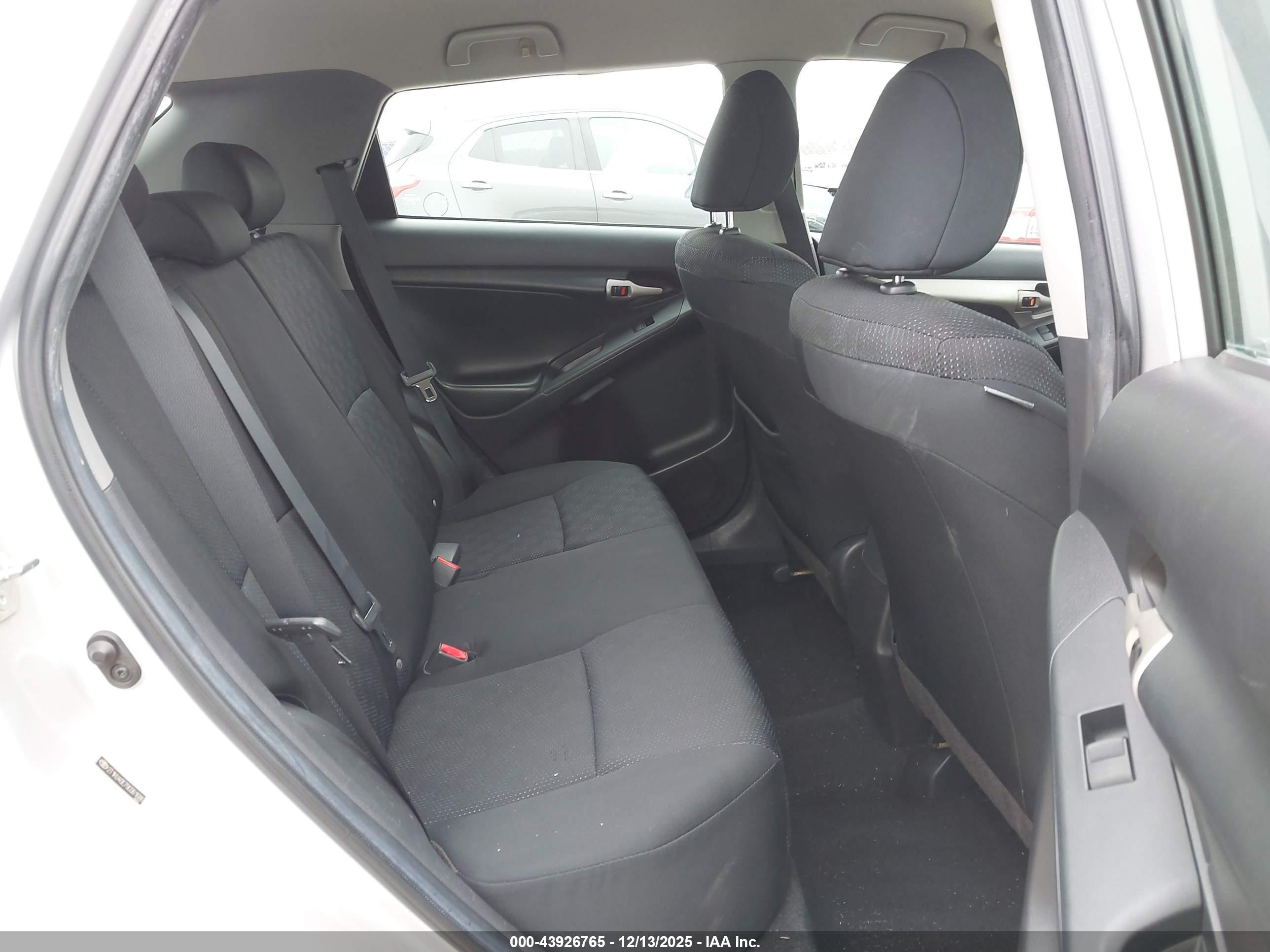 TOYOTA MATRIX image 8