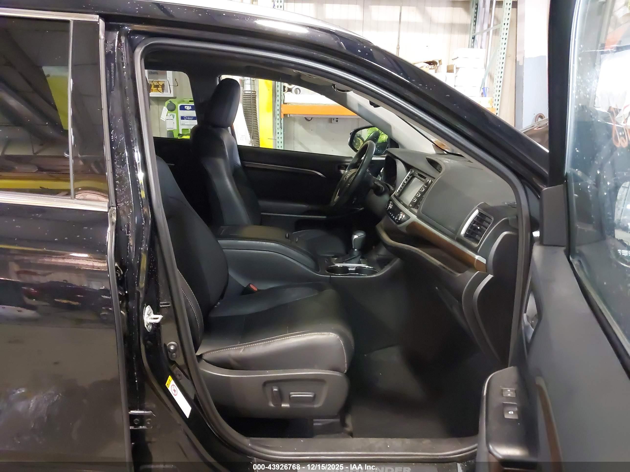 TOYOTA HIGHLANDER image 5