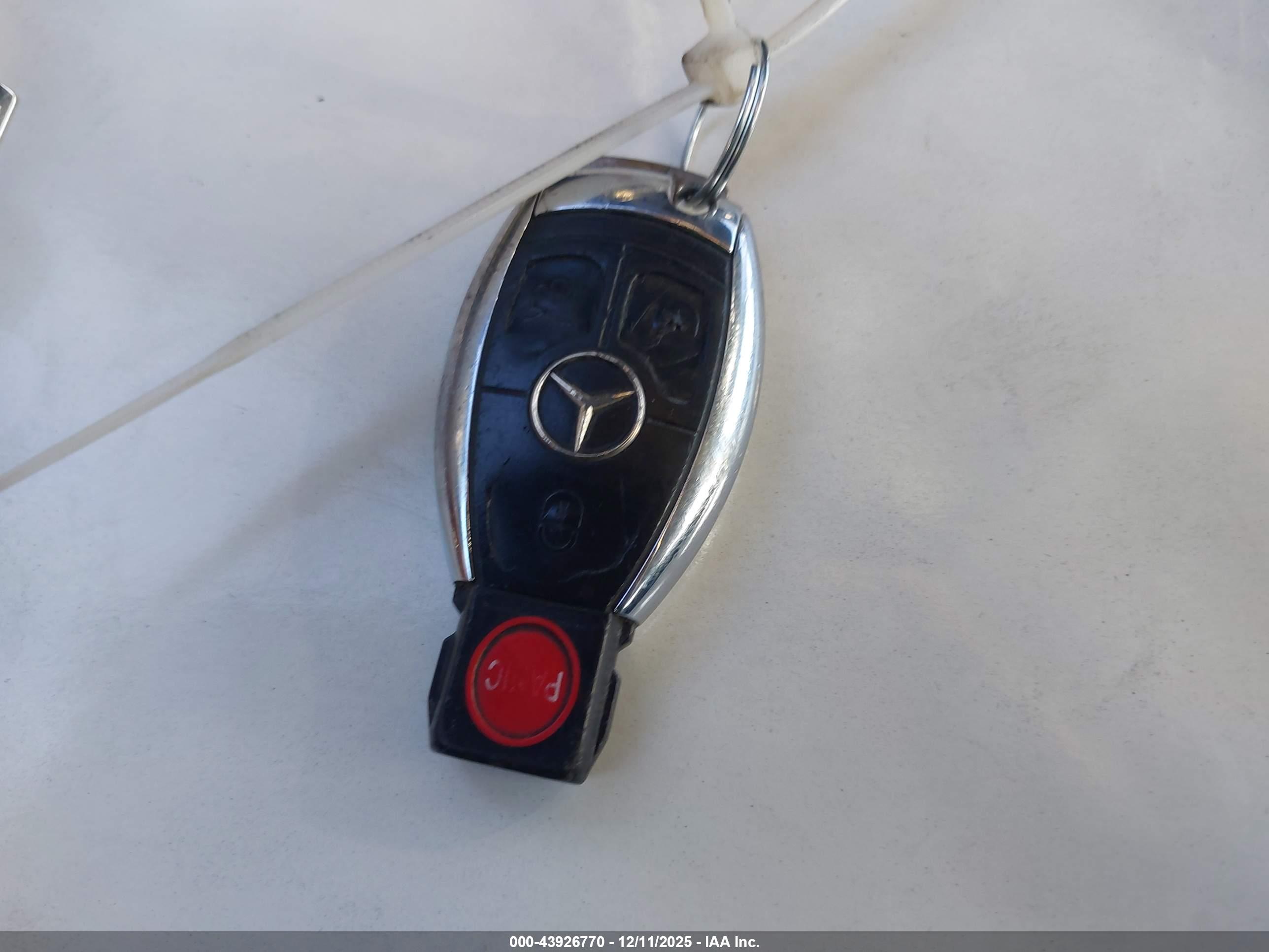 MERCEDES-BENZ E image 11