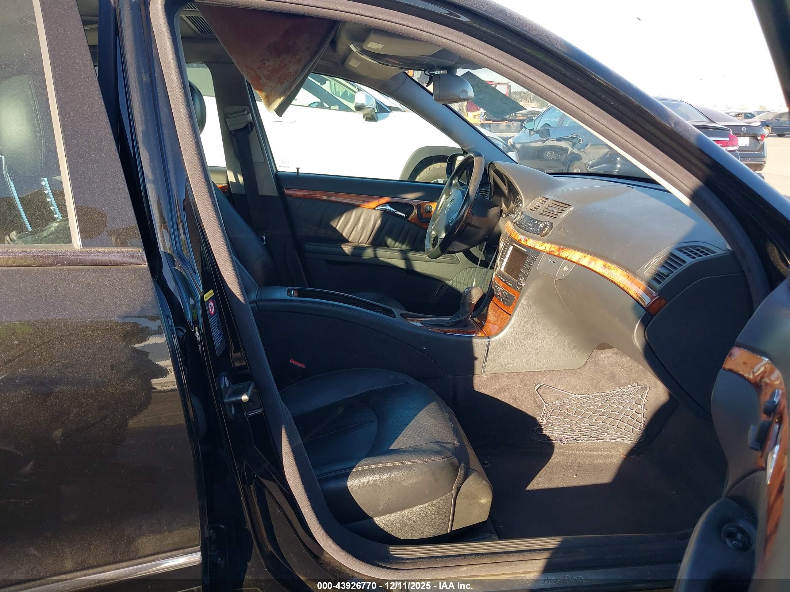 MERCEDES-BENZ E image 5