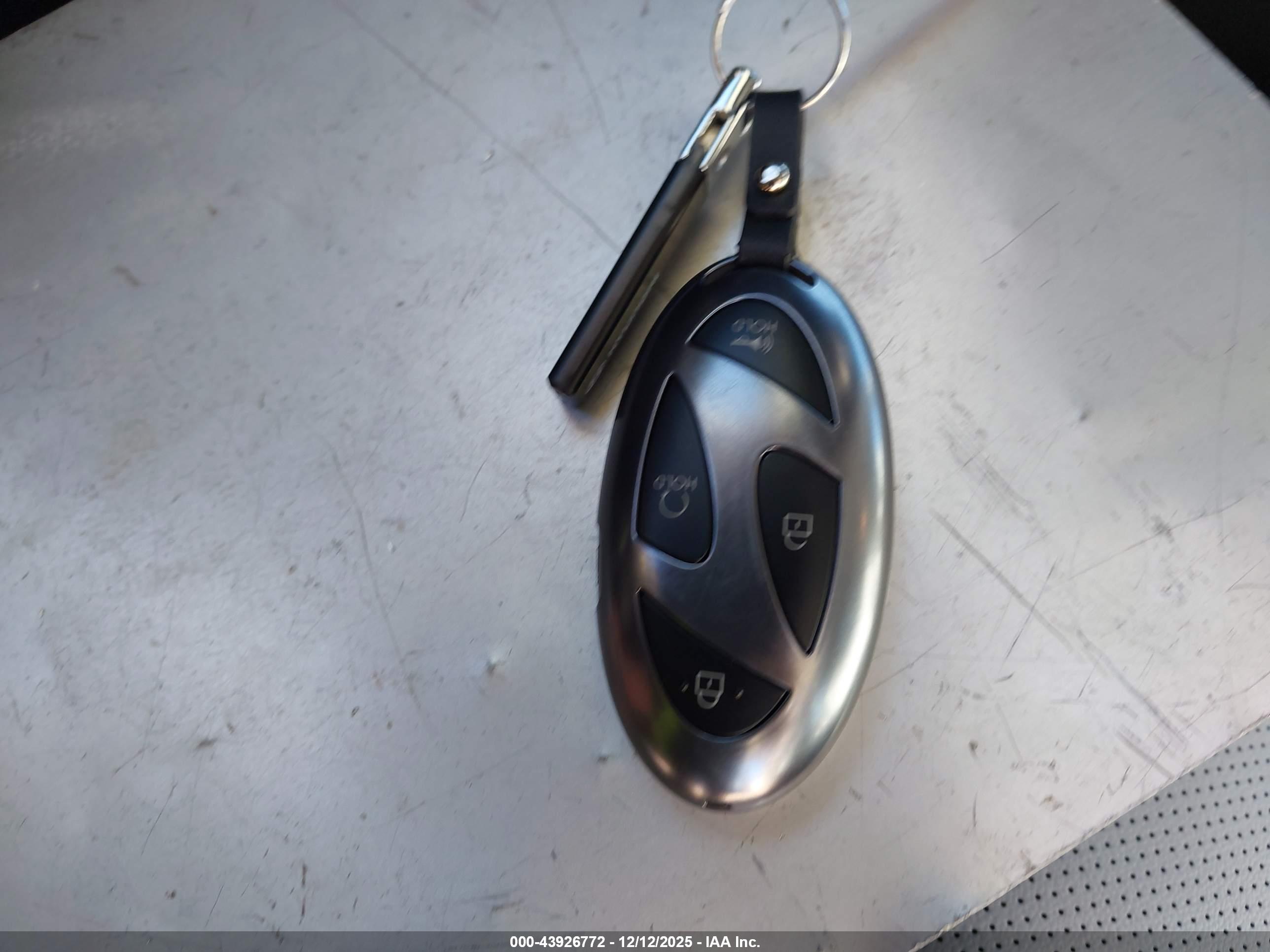 HYUNDAI ELANTRA image 11