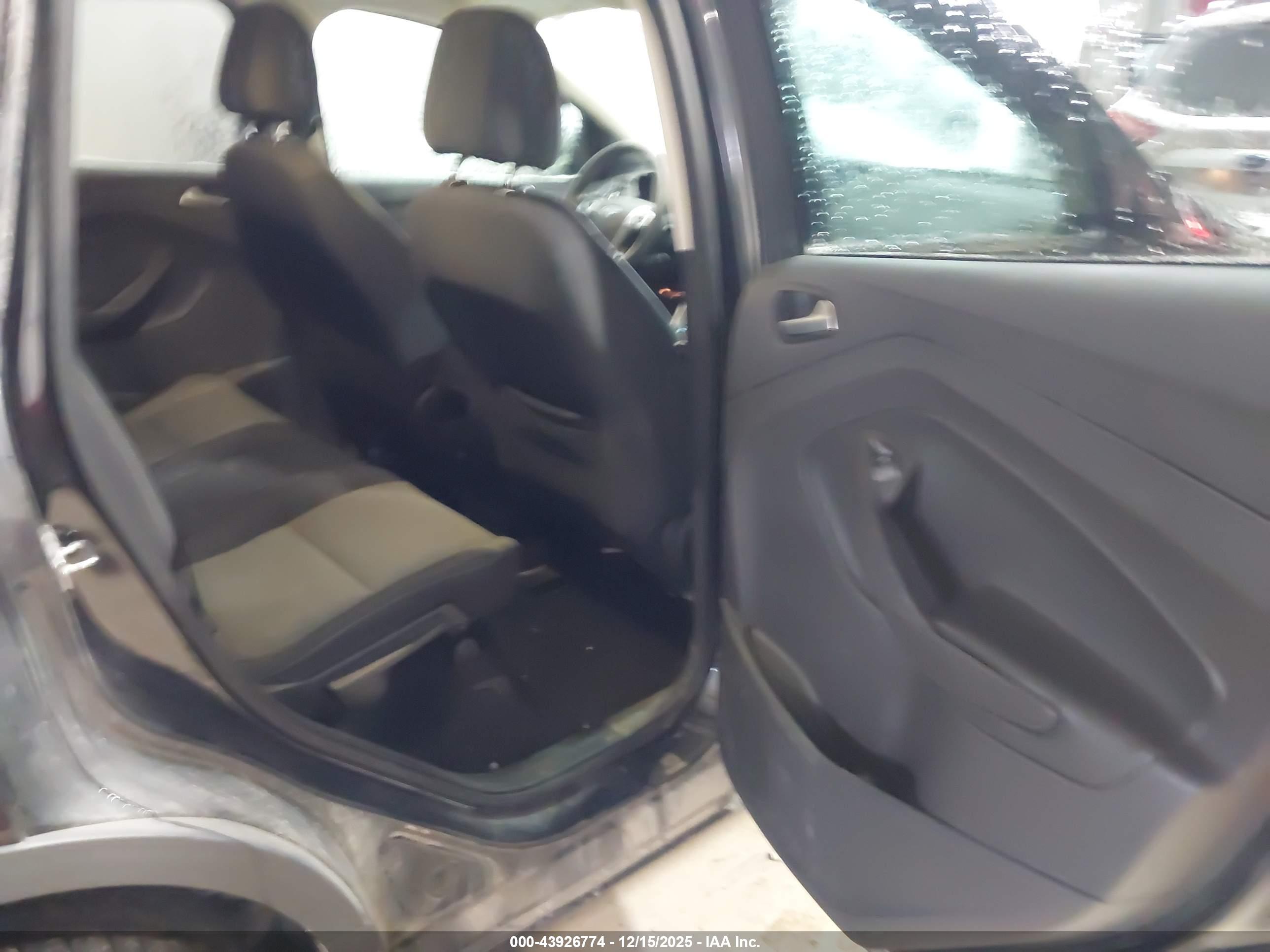FORD ESCAPE image 8
