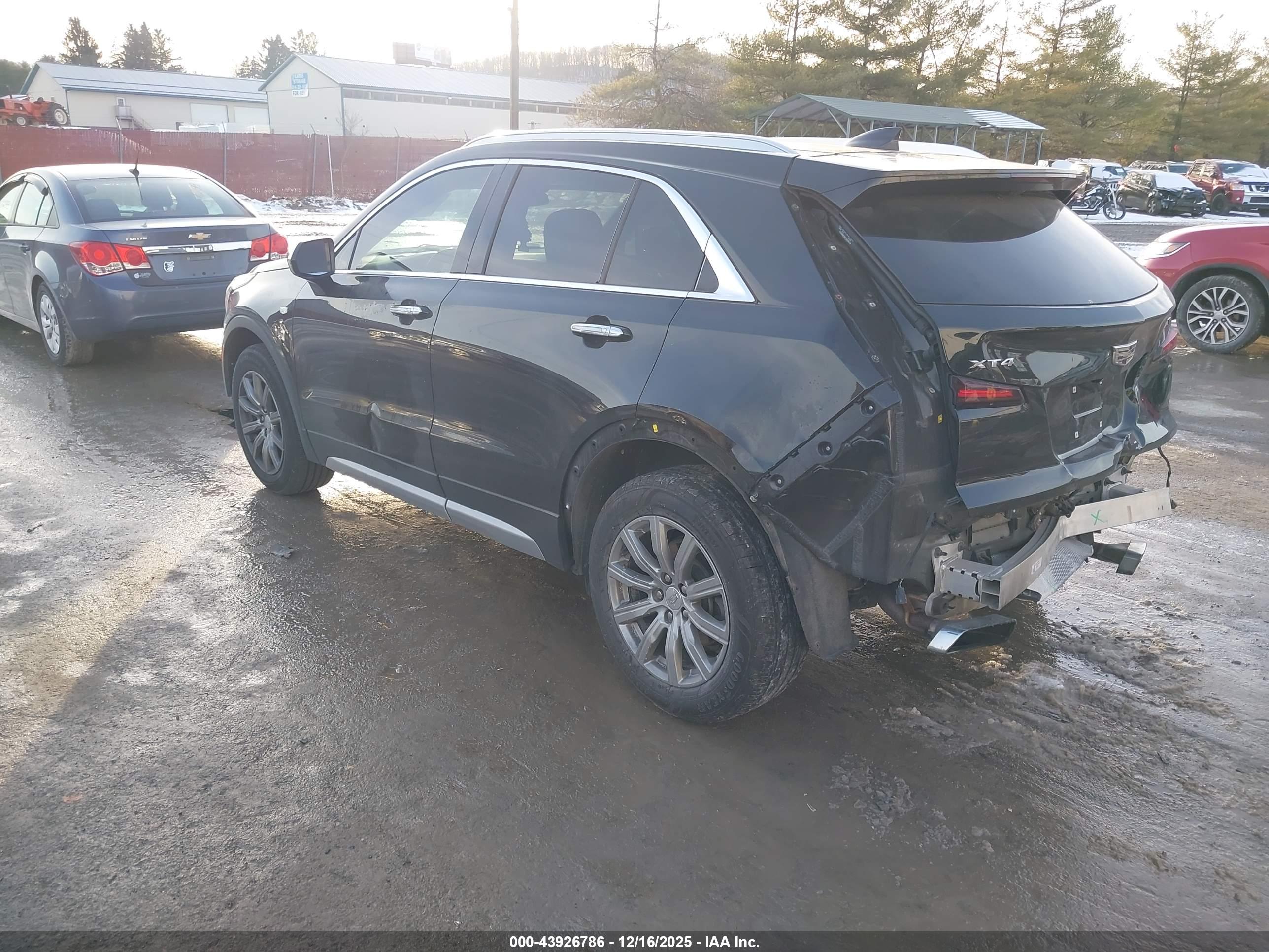 CADILLAC XT4 image 3